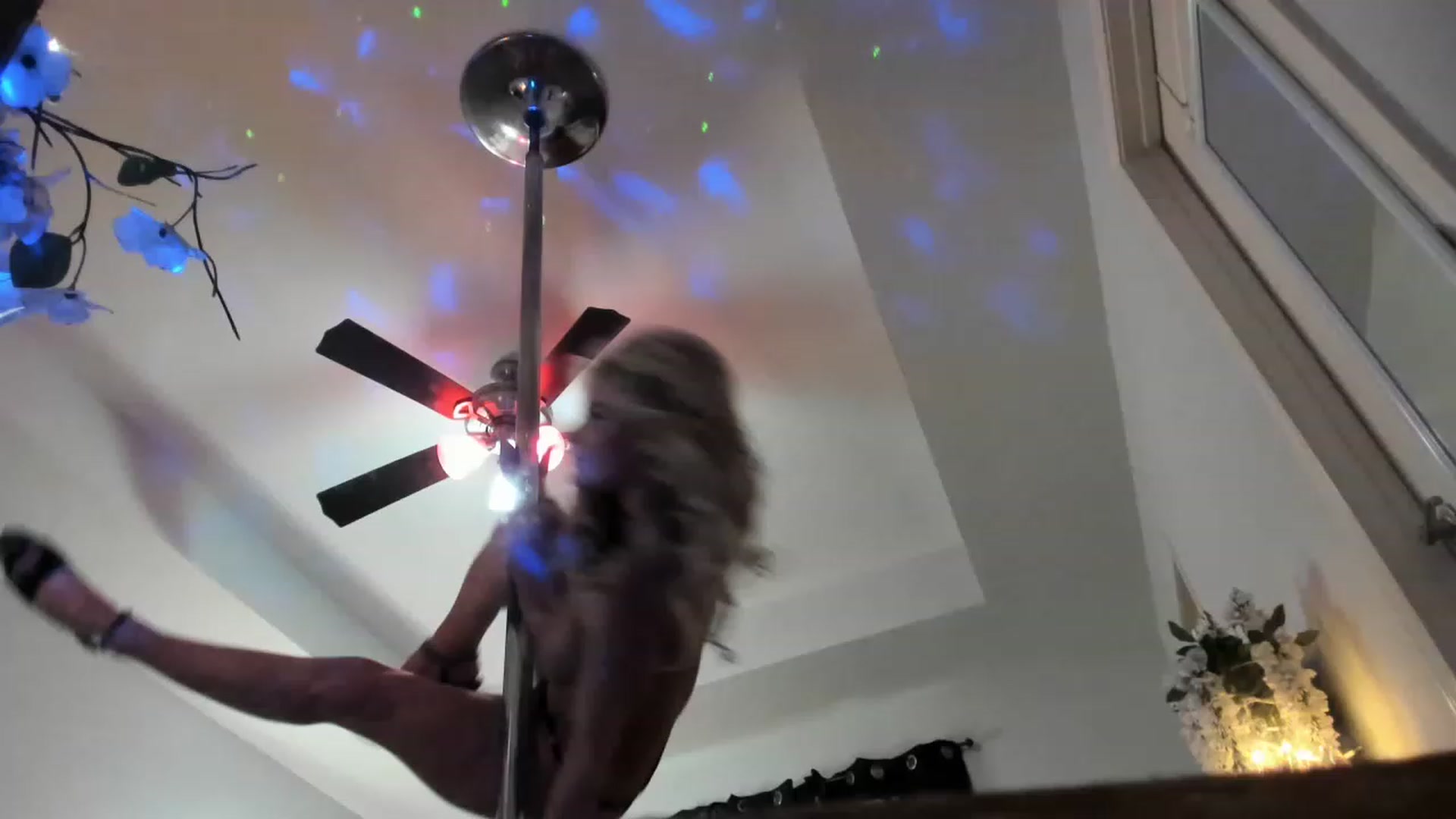 Gallery image thumbnail from MsMarilyn's myfreecams stream on, 03/13/2023, 21:11 image 16 of 20