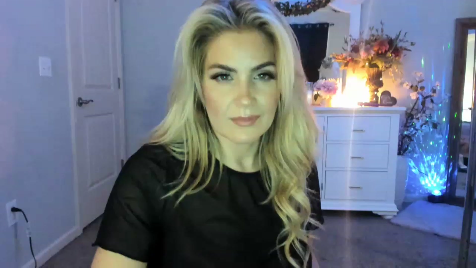 Gallery image thumbnail from MsMarilyn's myfreecams stream on, 03/24/2023, 17:07 image 18 of 20