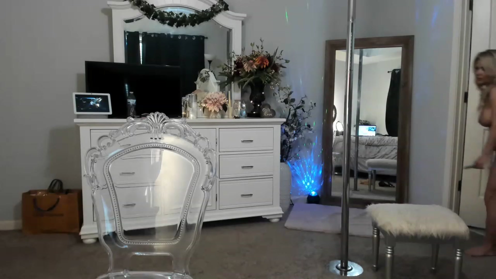 Gallery image thumbnail from MsMarilyn's myfreecams stream on, 04/05/2023, 22:22 image 12 of 20