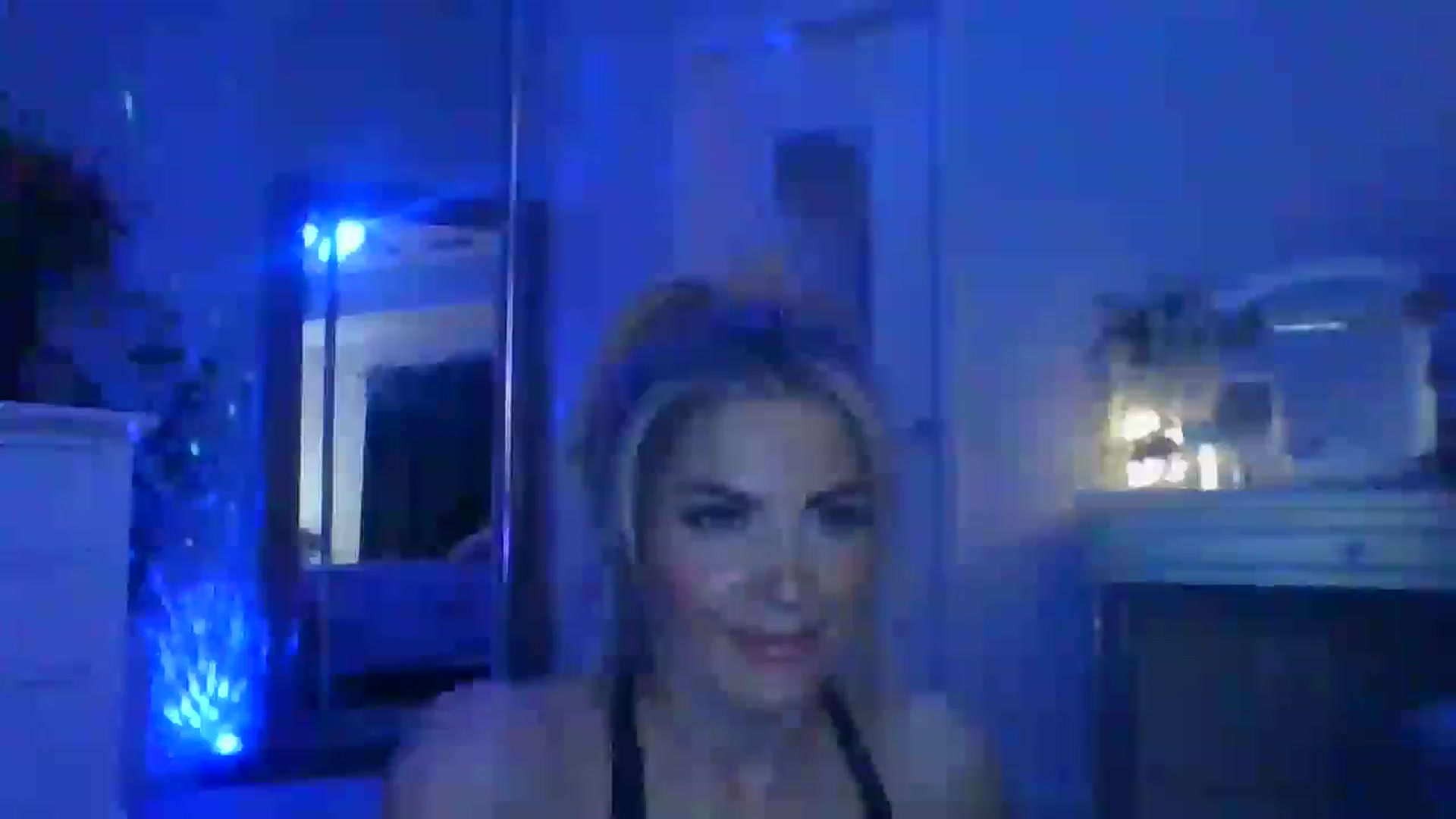Gallery image thumbnail from MsMarilyn's myfreecams stream on, 04/07/2023, 24:04 image 13 of 20