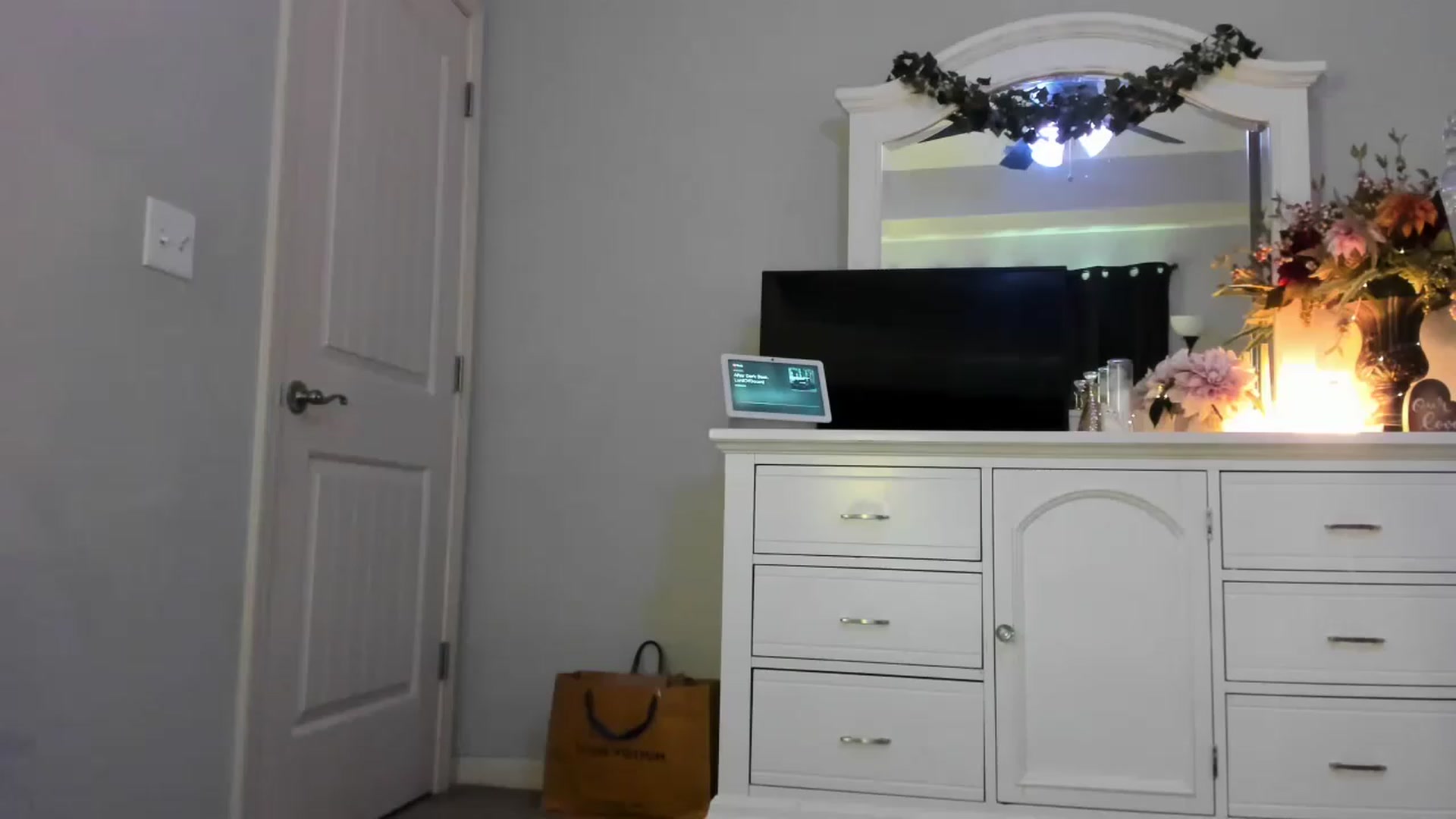 Gallery image thumbnail from MsMarilyn's myfreecams stream on, 04/21/2023, 19:56 image 7 of 20