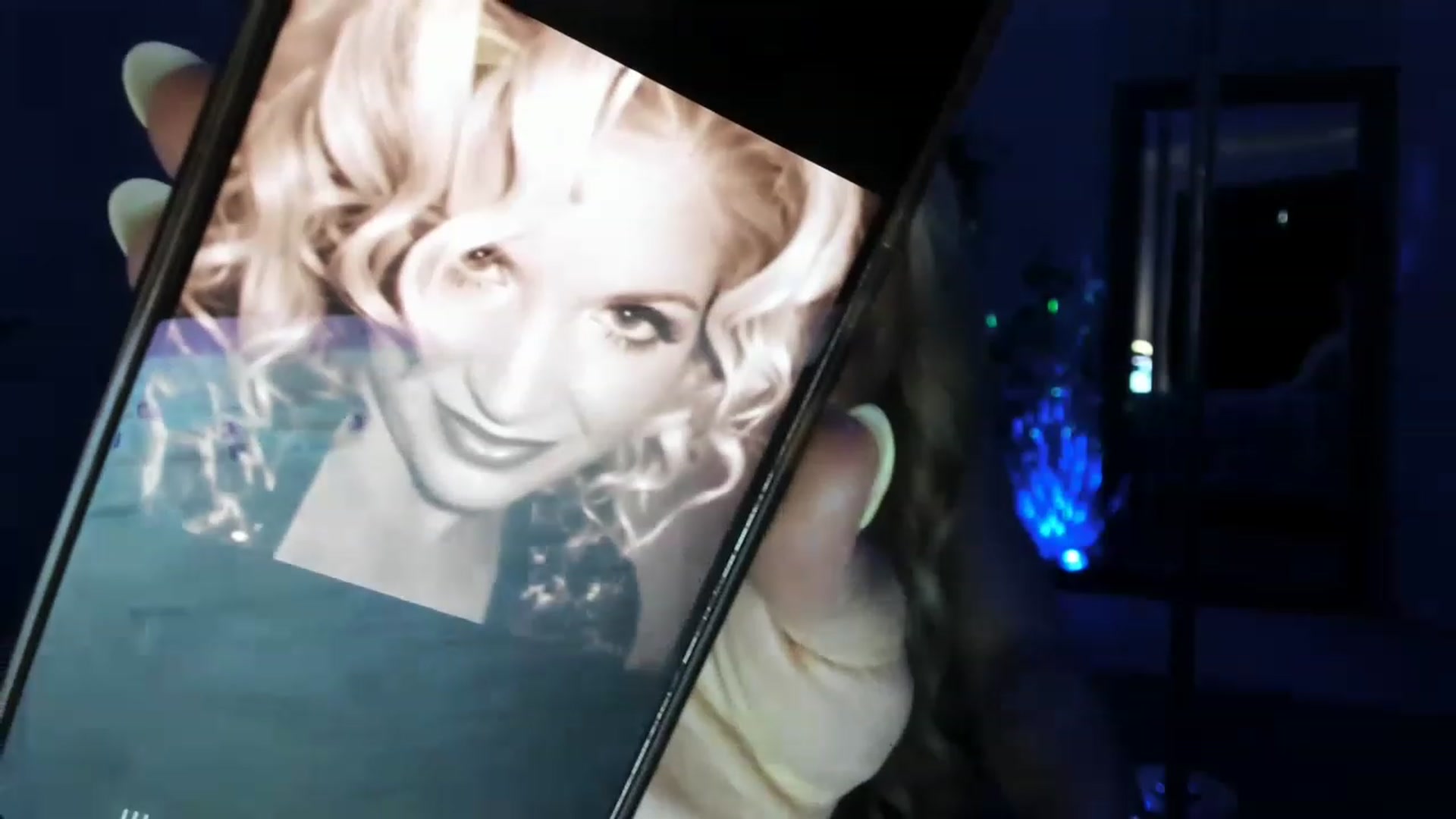 Gallery image thumbnail from MsMarilyn's myfreecams stream on, 04/27/2023, 22:45 image 11 of 20