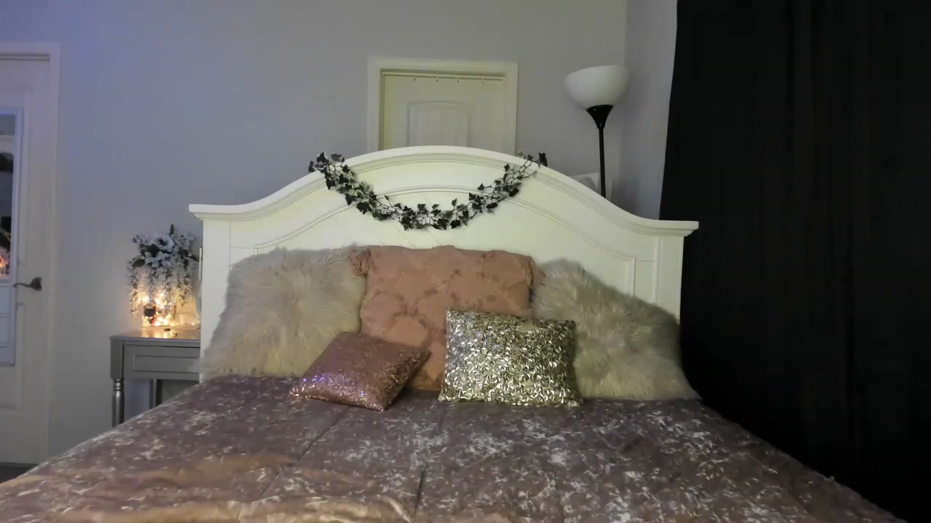 Gallery image thumbnail from MsMarilyn's myfreecams stream on, 04/28/2023, 16:05 image 10 of 20