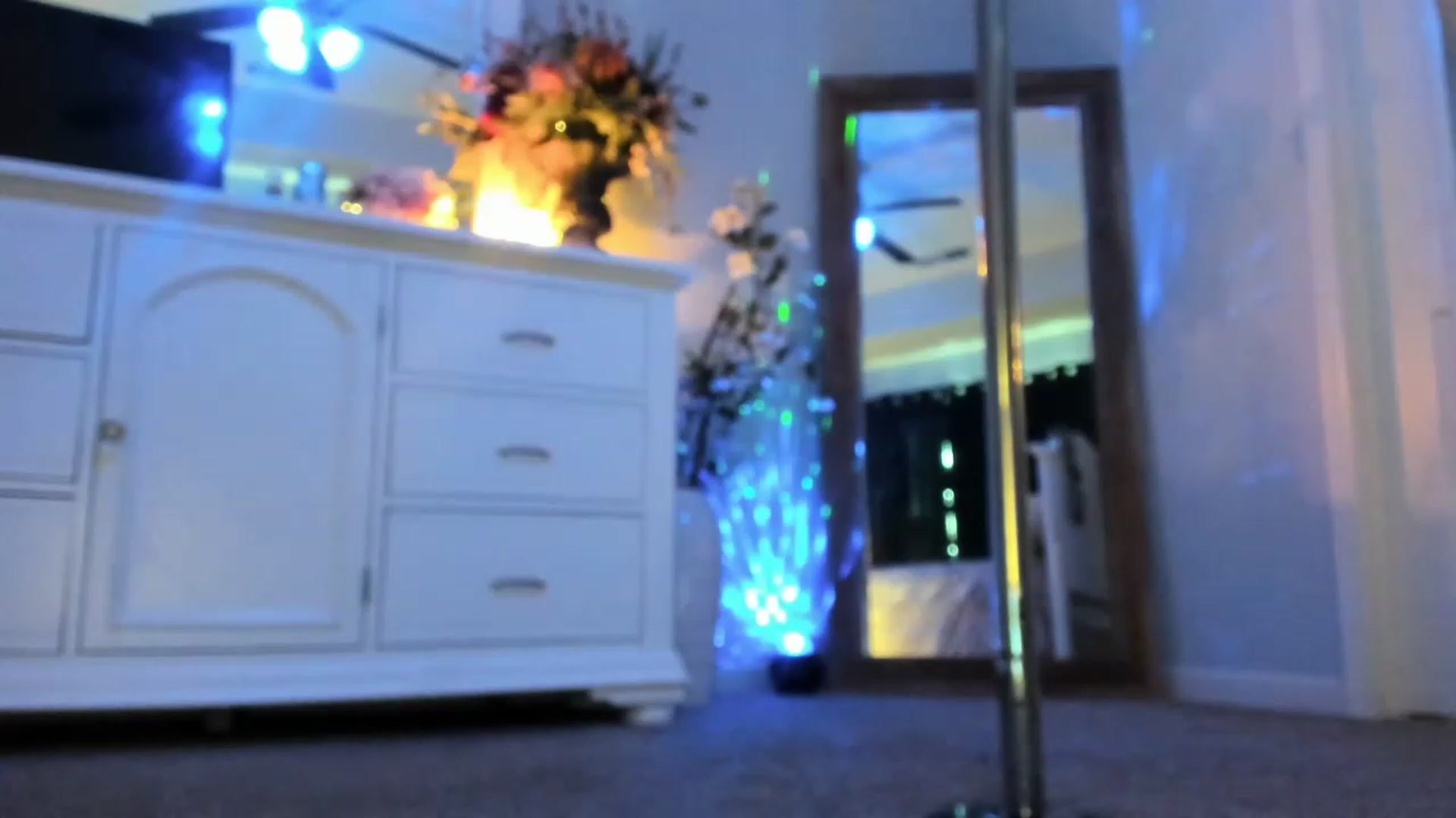 Gallery image thumbnail from MsMarilyn's myfreecams stream on, 04/28/2023, 20:52 image 14 of 20