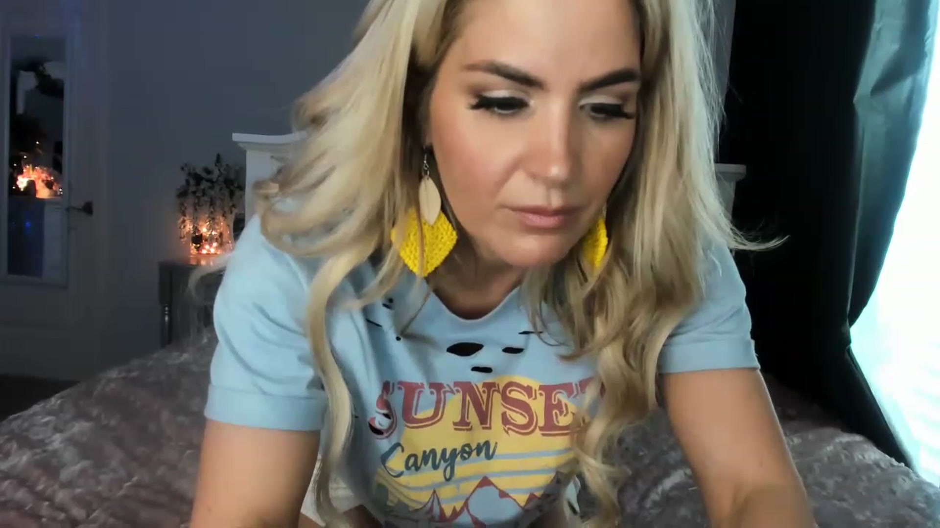Gallery image thumbnail from MsMarilyn's myfreecams stream on, 05/03/2023, 21:09 image 3 of 20