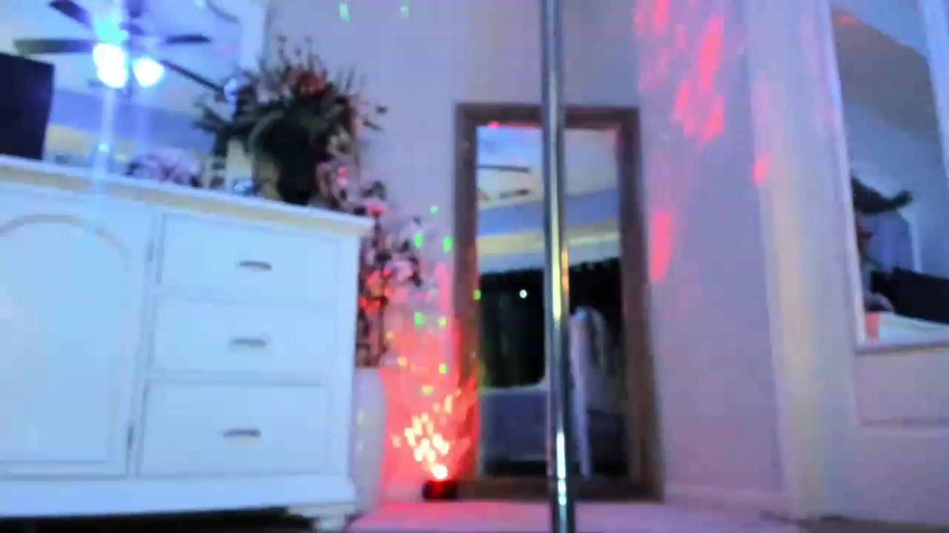 Gallery image thumbnail from MsMarilyn's myfreecams stream on, 05/12/2023, 24:17 image 2 of 20