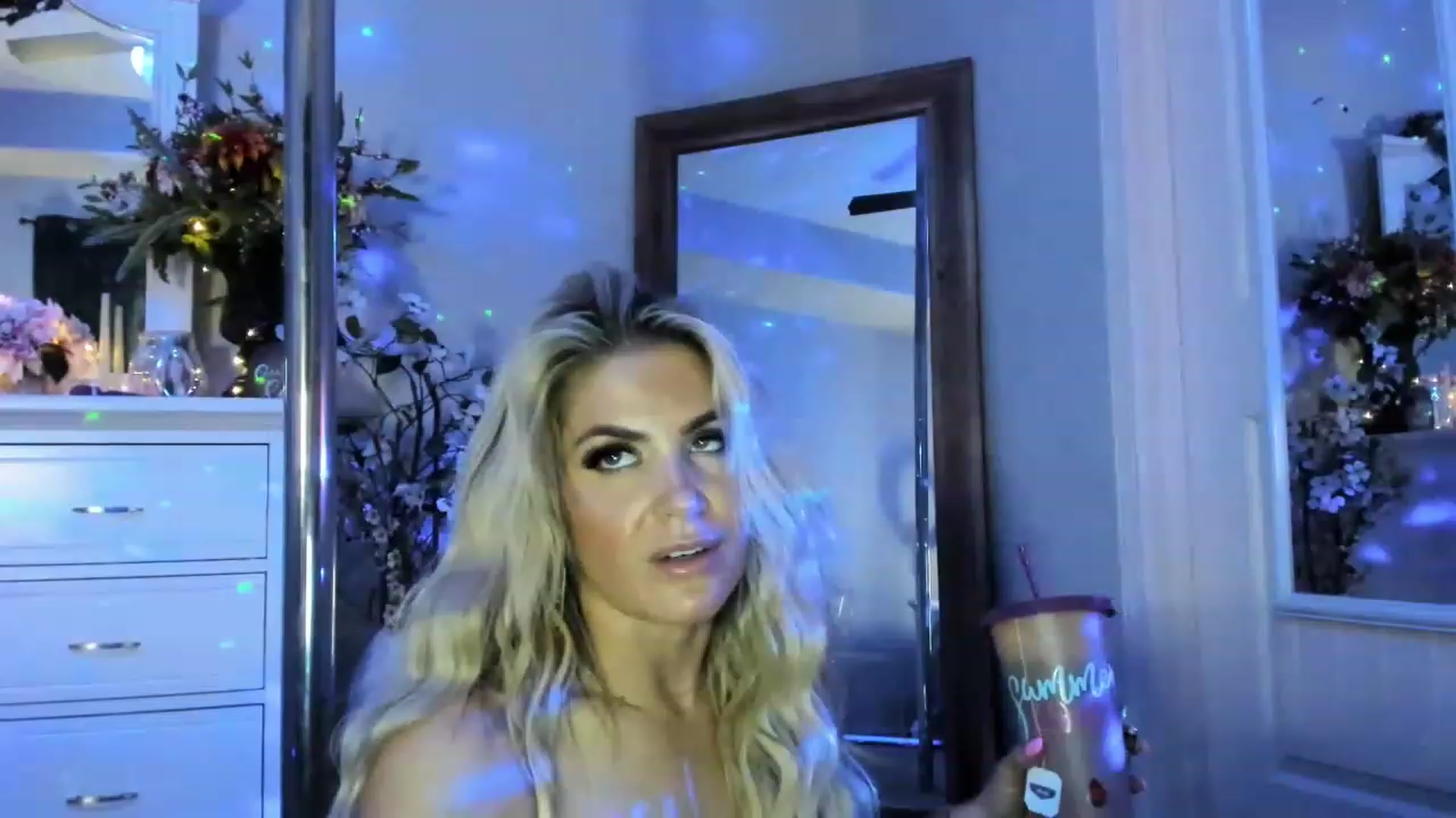 Gallery image thumbnail from MsMarilyn's myfreecams stream on, 05/16/2023, 20:40 image 1 of 20