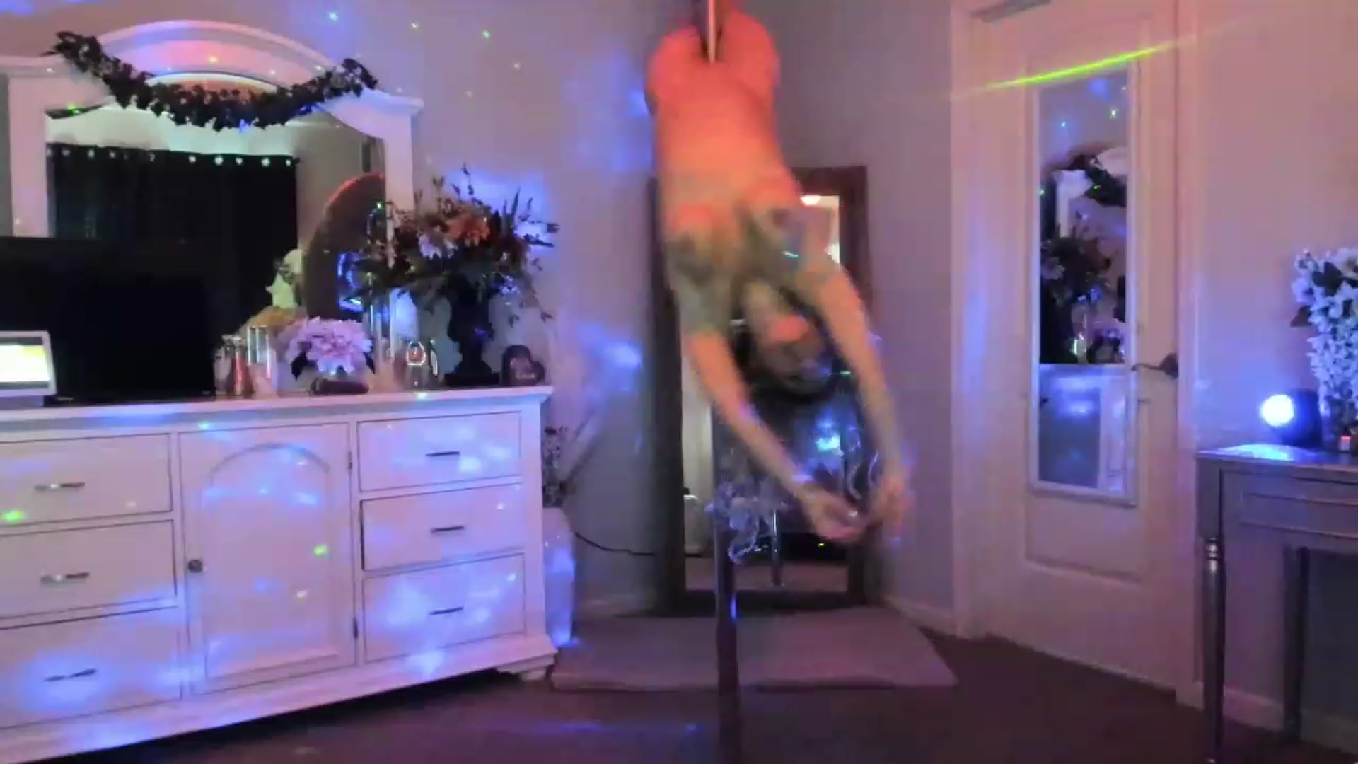 Gallery image thumbnail from MsMarilyn's myfreecams stream on, 05/18/2023, 22:12 image 11 of 20