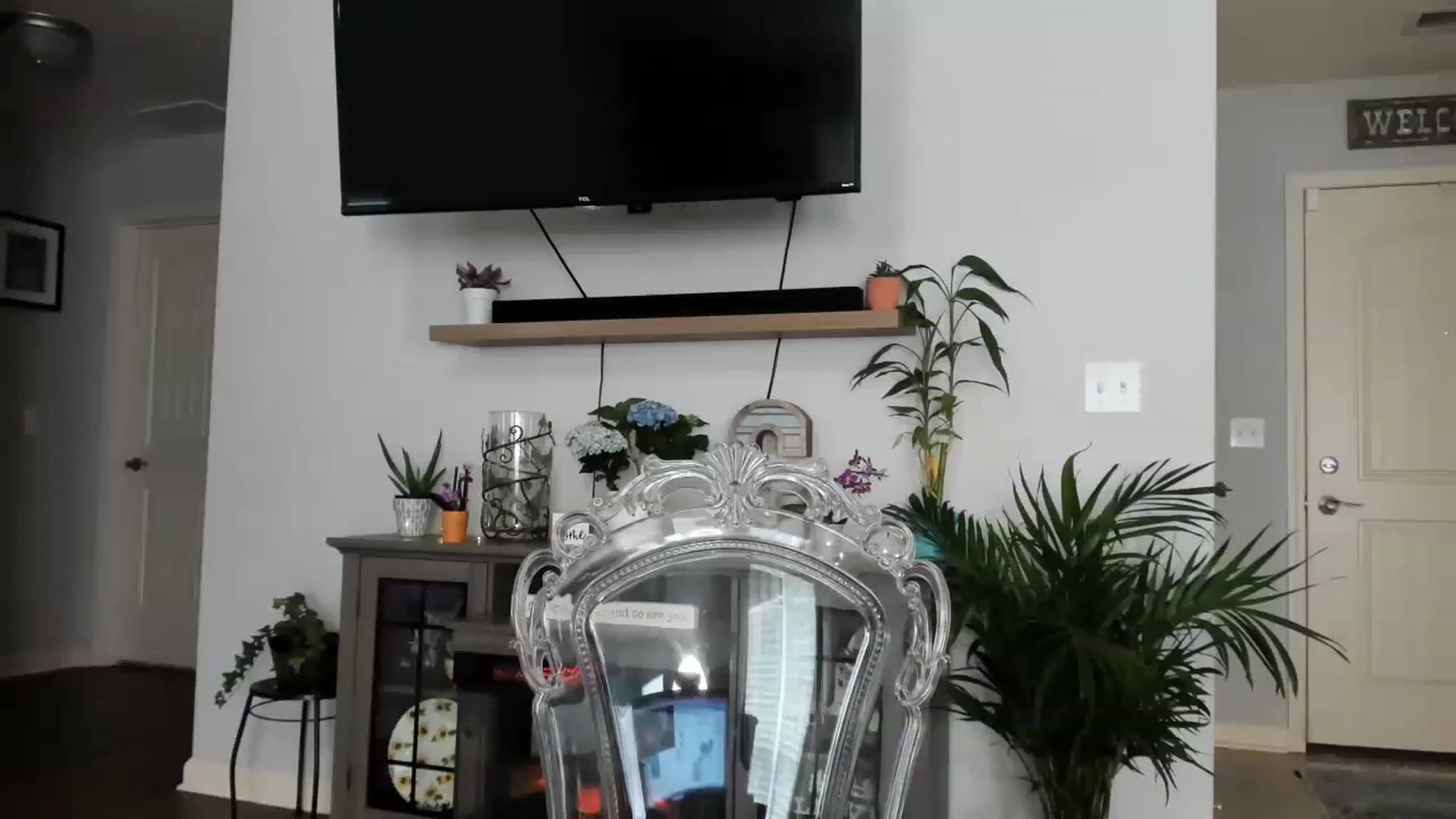 Gallery image thumbnail from MsMarilyn's myfreecams stream on, 05/22/2023, 19:16 image 1 of 20