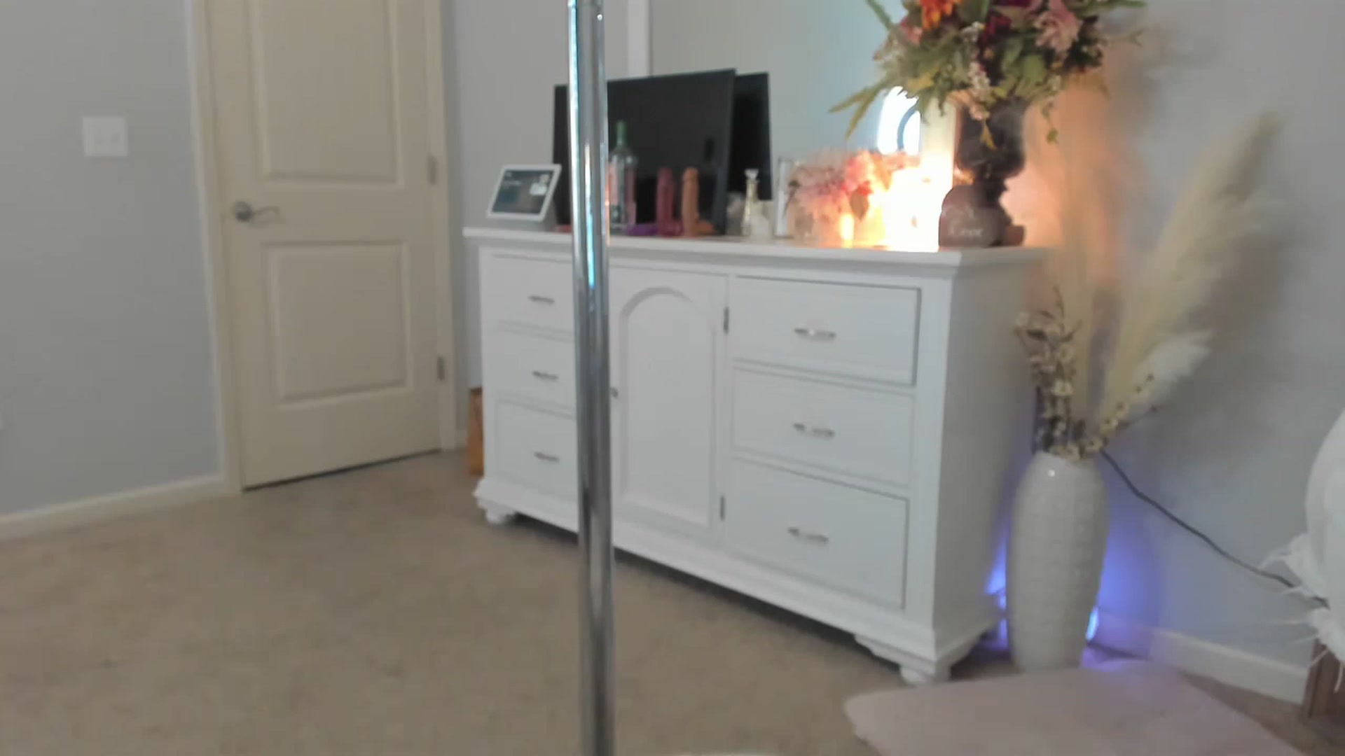 Gallery image thumbnail from MsMarilyn's myfreecams stream on, 06/05/2023, 19:27 image 4 of 20