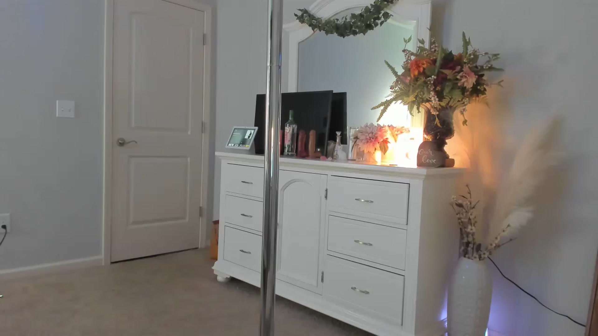 Gallery image thumbnail from MsMarilyn's myfreecams stream on, 06/05/2023, 23:14 image 9 of 20