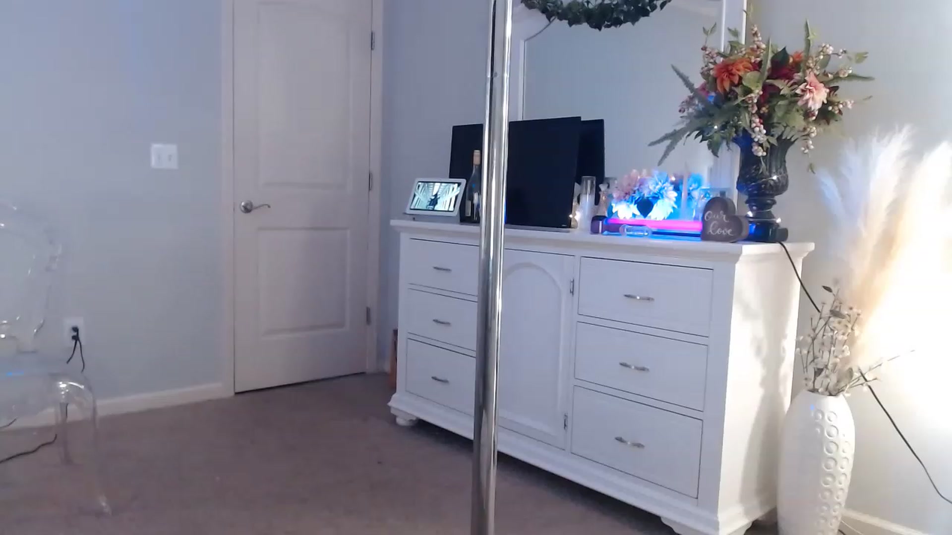 Gallery image thumbnail from MsMarilyn's myfreecams stream on, 06/22/2023, 22:14 image 4 of 20