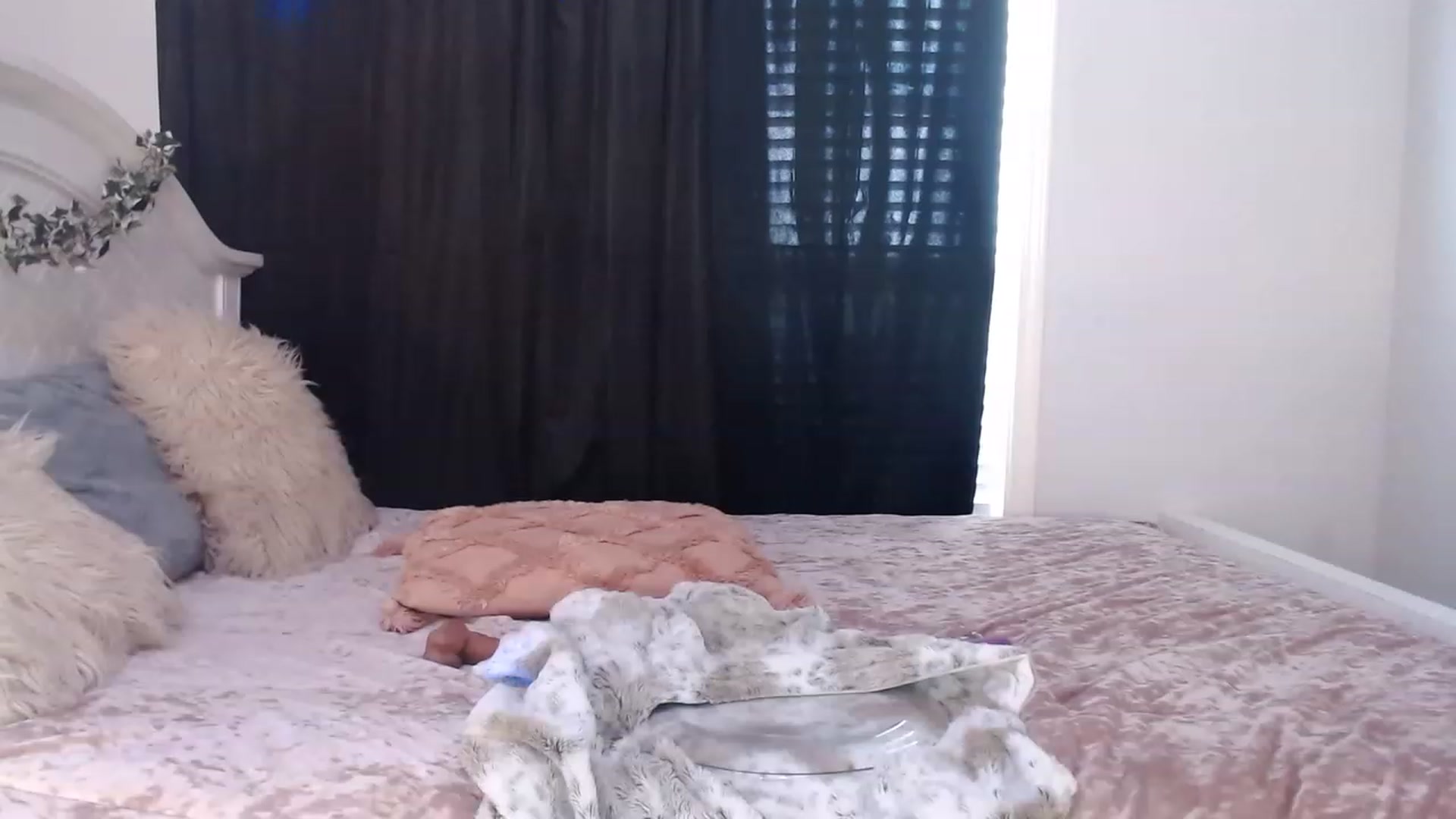 Gallery image thumbnail from MsMarilyn's myfreecams stream on, 07/03/2023, 21:39 image 19 of 20