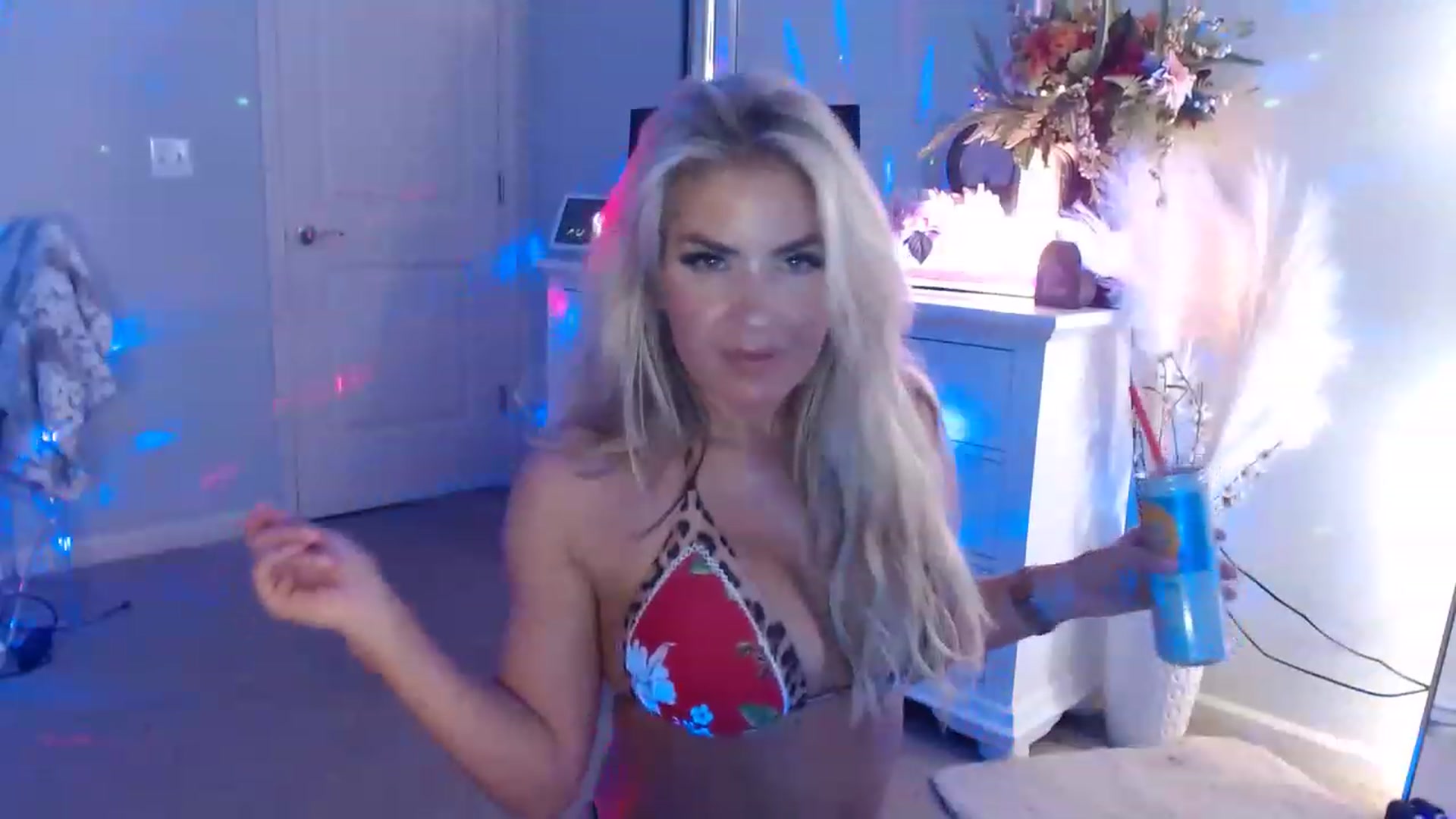 Gallery image thumbnail from MsMarilyn's myfreecams stream on, 07/05/2023, 19:47 image 10 of 20