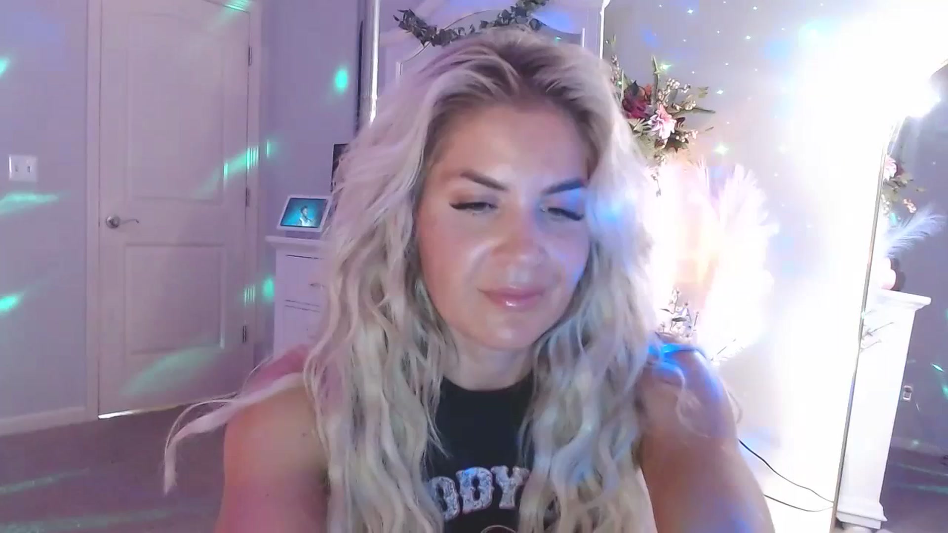 Gallery image thumbnail from MsMarilyn's myfreecams stream on, 07/19/2023, 23:41 image 8 of 20