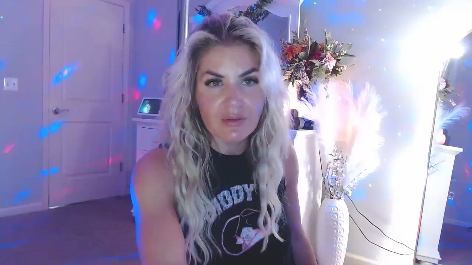 Gallery image thumbnail from MsMarilyn's myfreecams stream on, 07/19/2023, 23:41 image 10 of 20