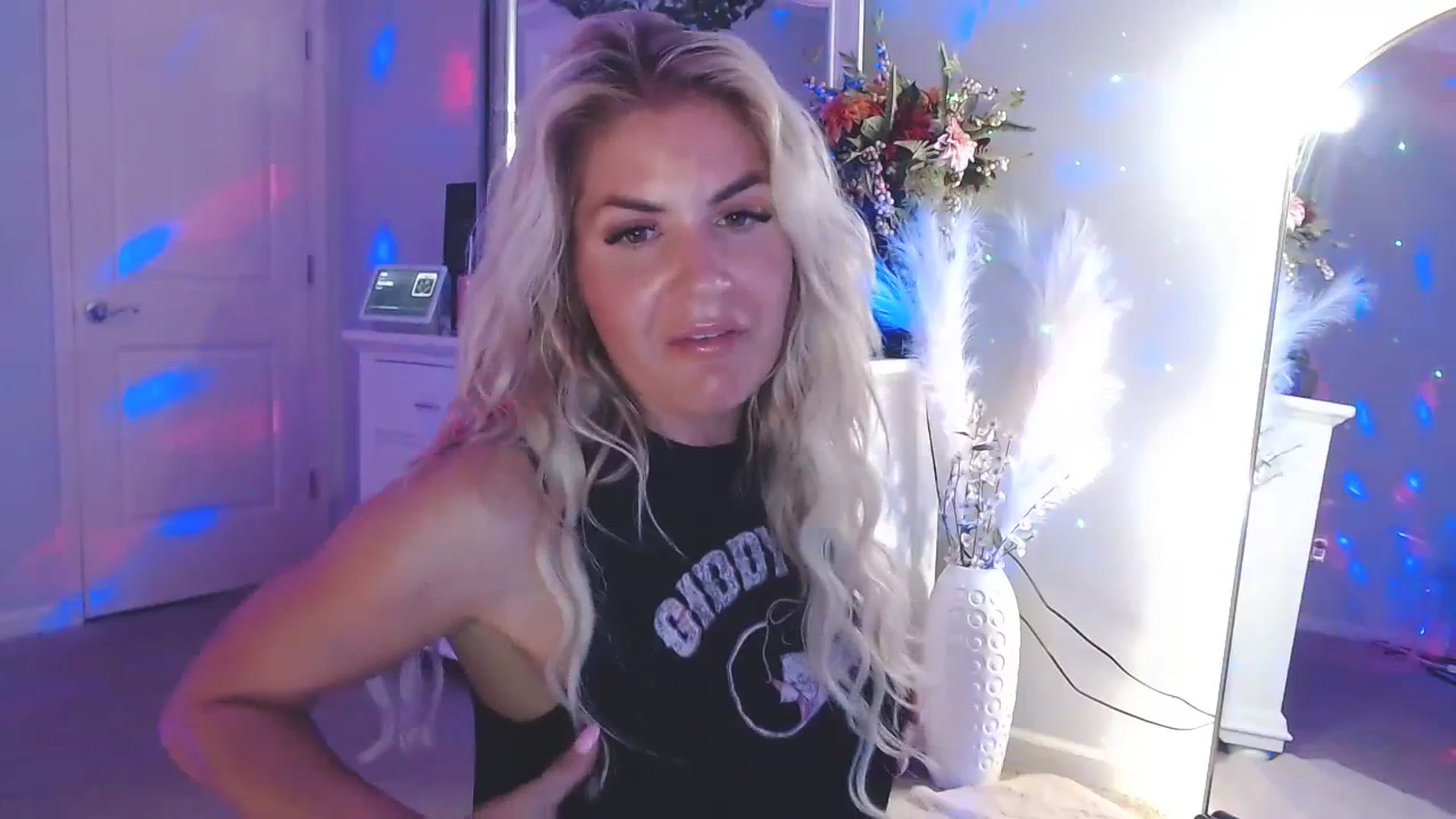 Gallery image thumbnail from MsMarilyn's myfreecams stream on, 07/19/2023, 23:41 image 19 of 20