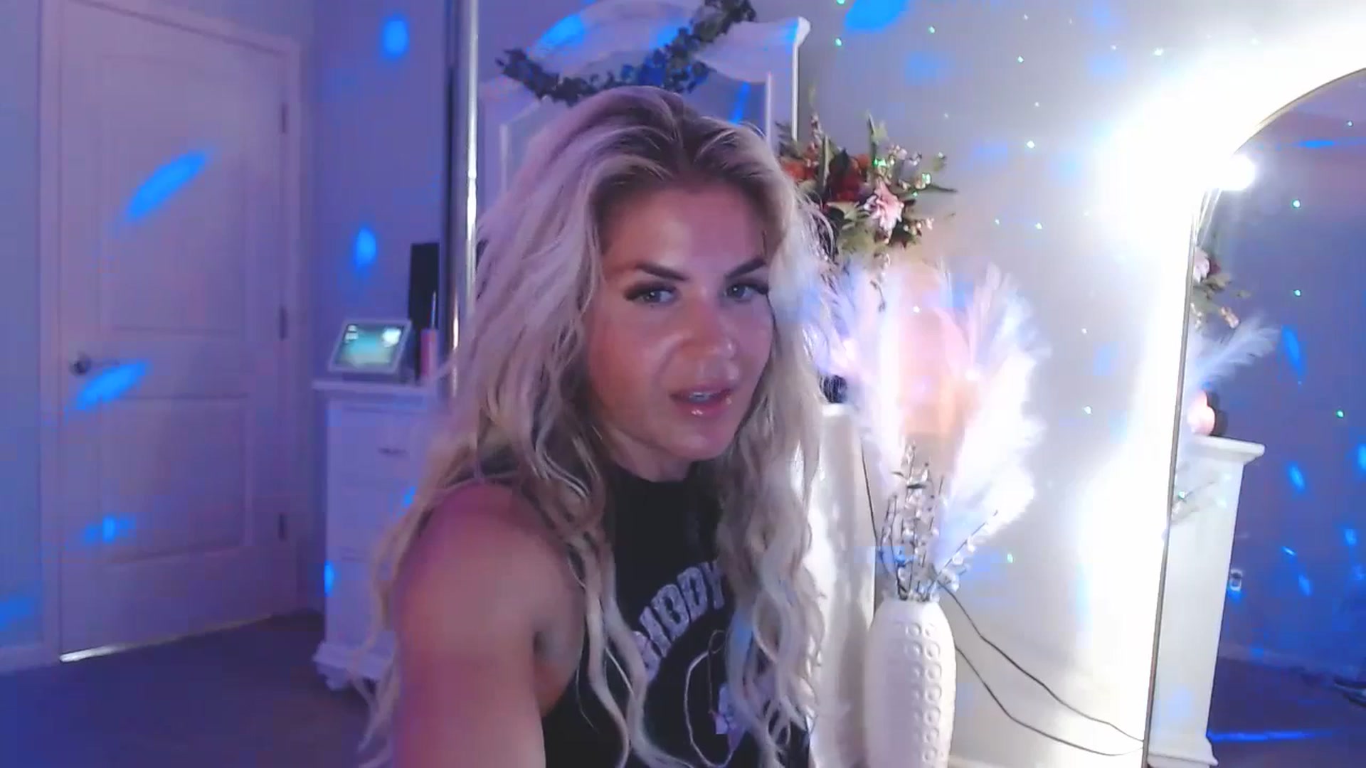 Gallery image thumbnail from MsMarilyn's myfreecams stream on, 07/19/2023, 23:41 image 13 of 20