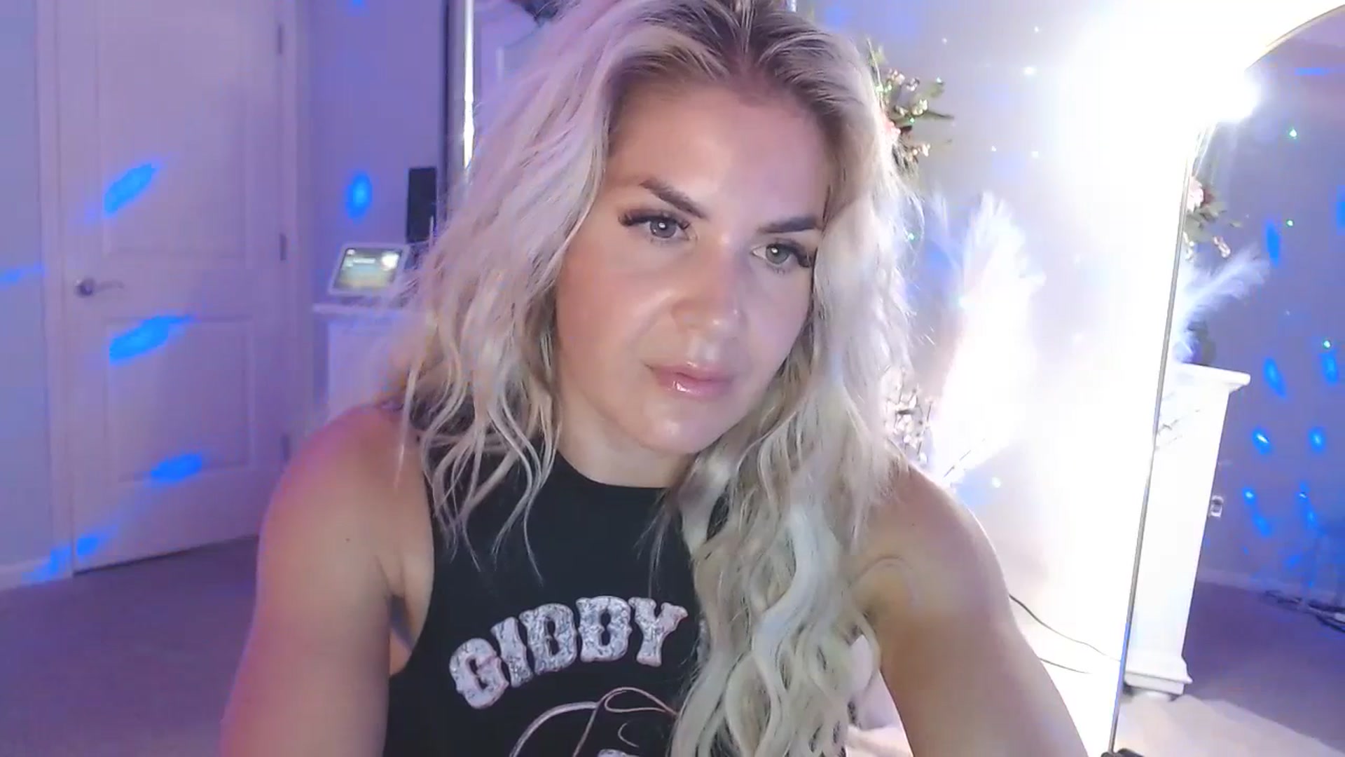 Gallery image thumbnail from MsMarilyn's myfreecams stream on, 07/19/2023, 23:41 image 17 of 20