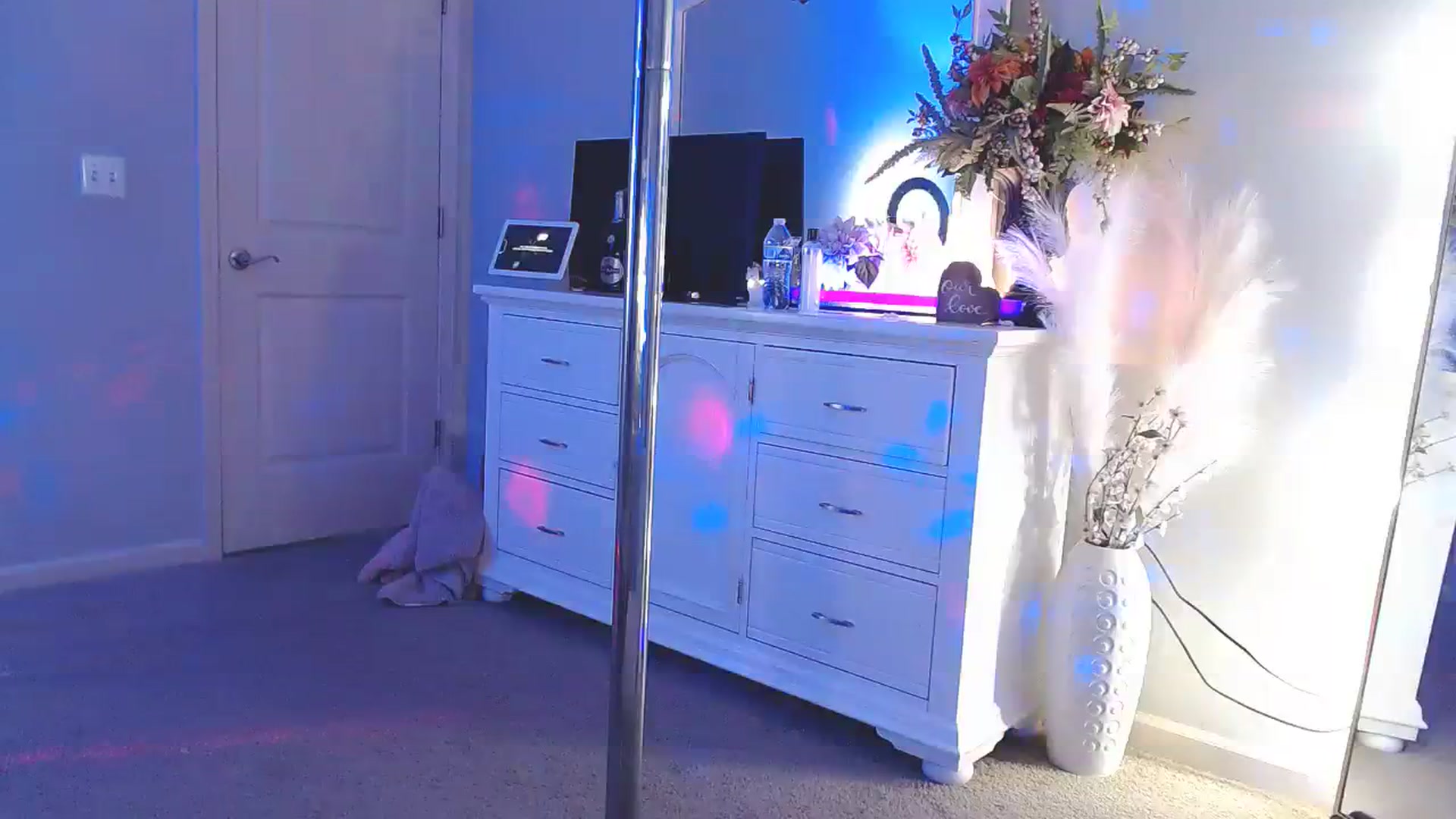 Gallery image thumbnail from MsMarilyn's myfreecams stream on, 07/26/2023, 21:30 image 5 of 20