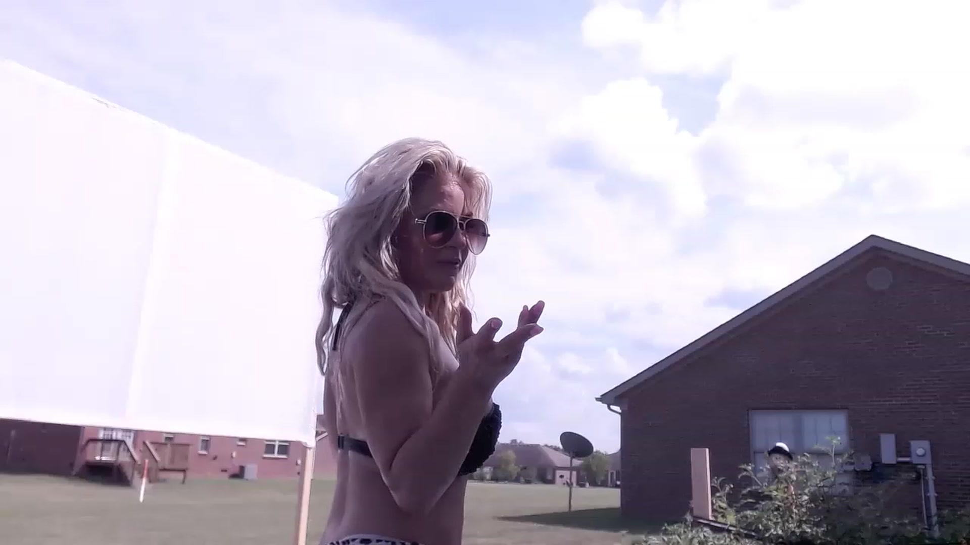 Gallery image thumbnail from MsMarilyn's myfreecams stream on, 08/04/2023, 20:33 image 3 of 20