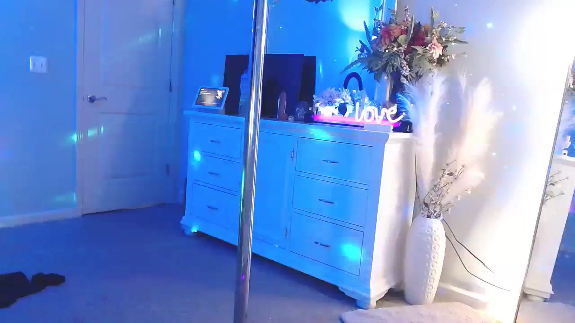 Gallery image thumbnail from MsMarilyn's myfreecams stream on, 08/10/2023, 21:41 image 5 of 20