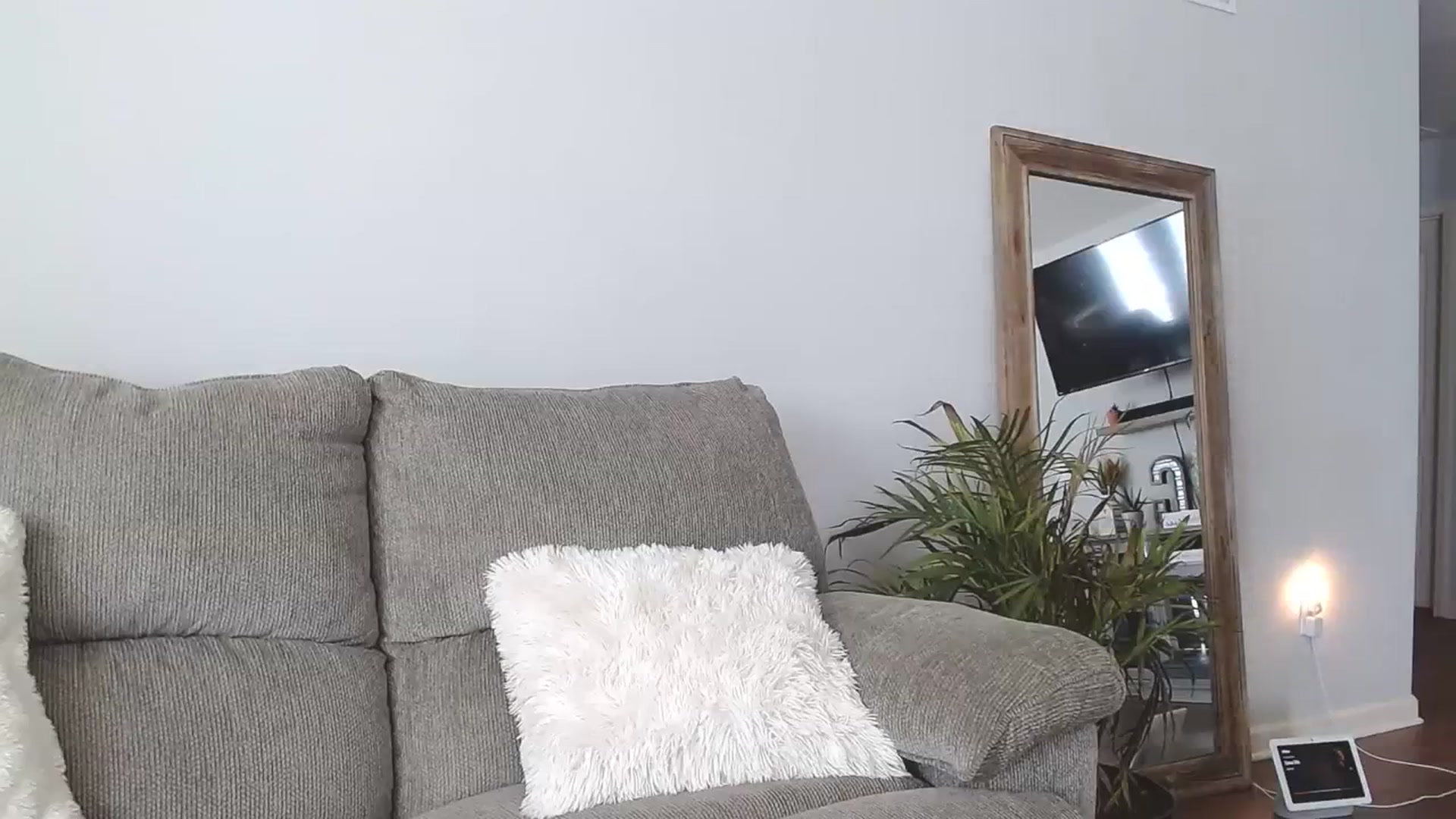Gallery image thumbnail from MsMarilyn's myfreecams stream on, 08/23/2023, 16:17 image 5 of 20