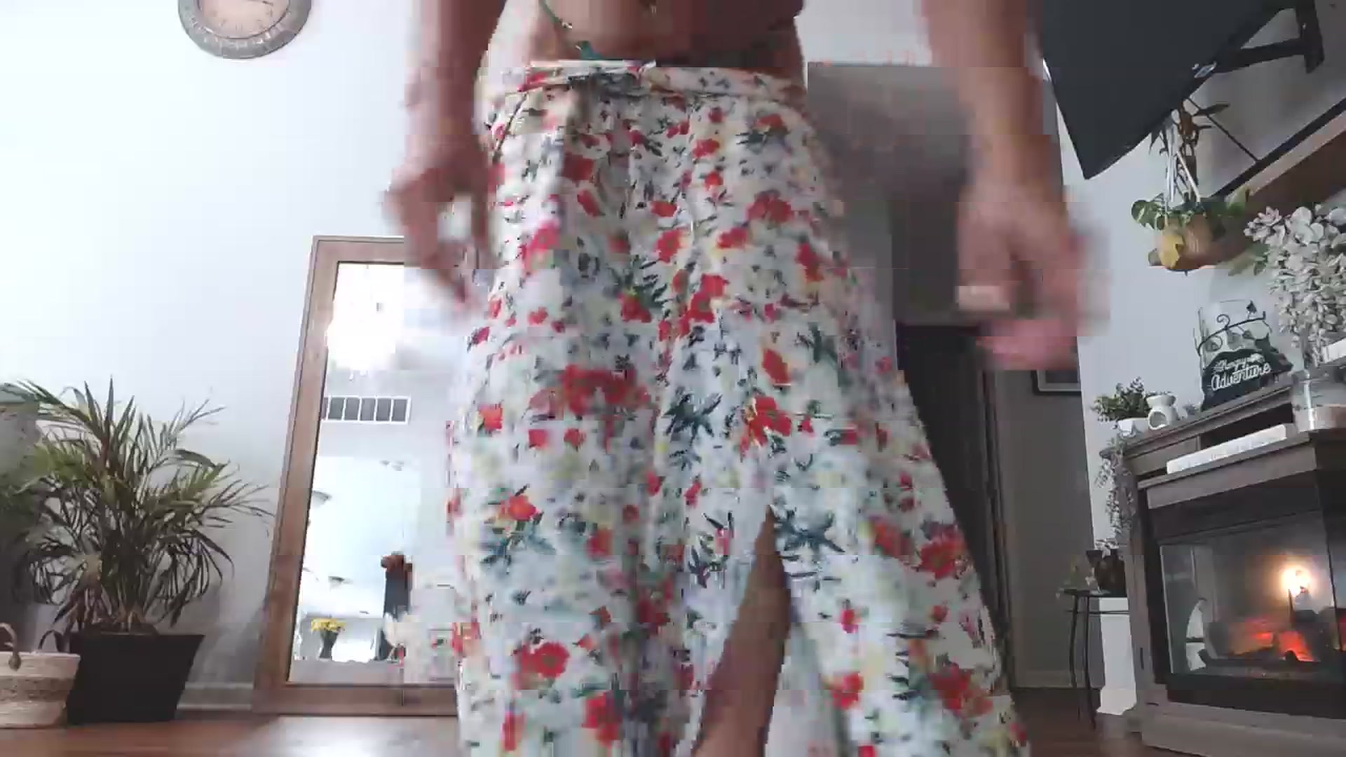 Gallery image thumbnail from MsMarilyn's myfreecams stream on, 08/25/2023, 18:42 image 17 of 20