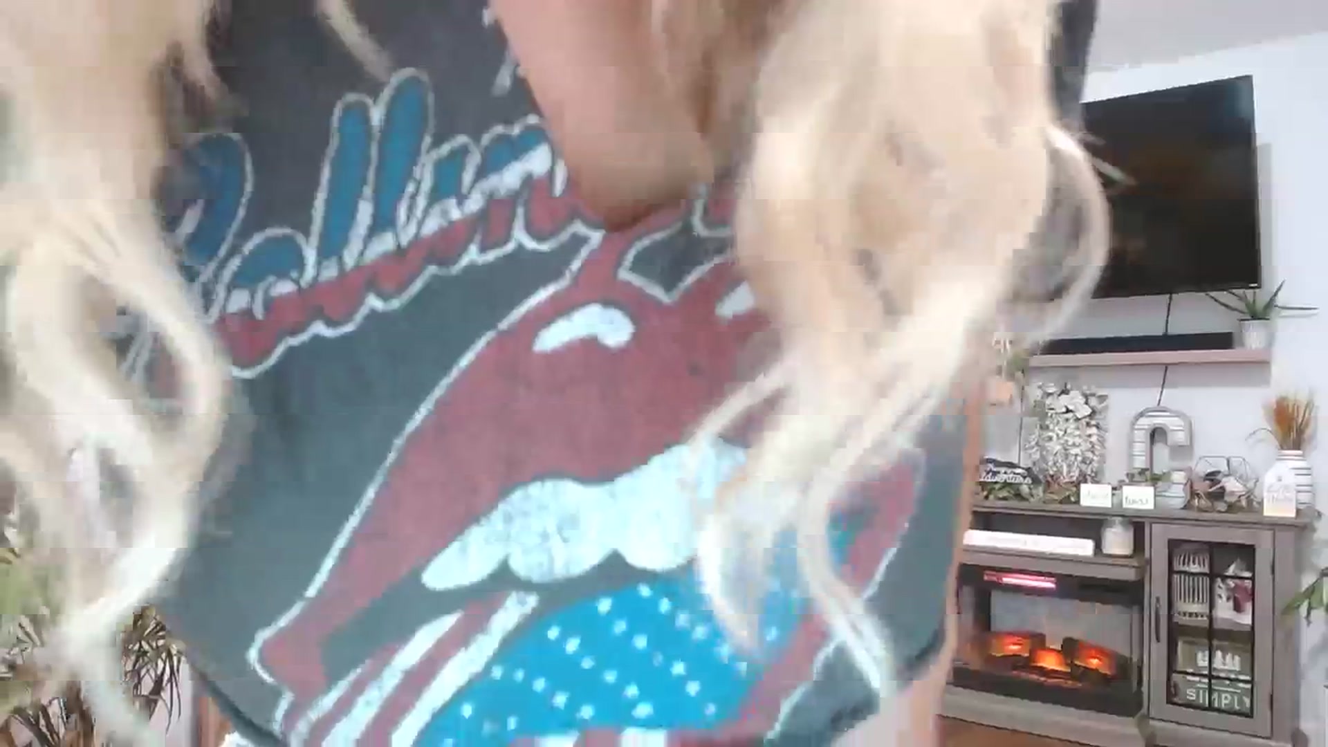 Gallery image thumbnail from MsMarilyn's myfreecams stream on, 08/29/2023, 17:35 image 9 of 20