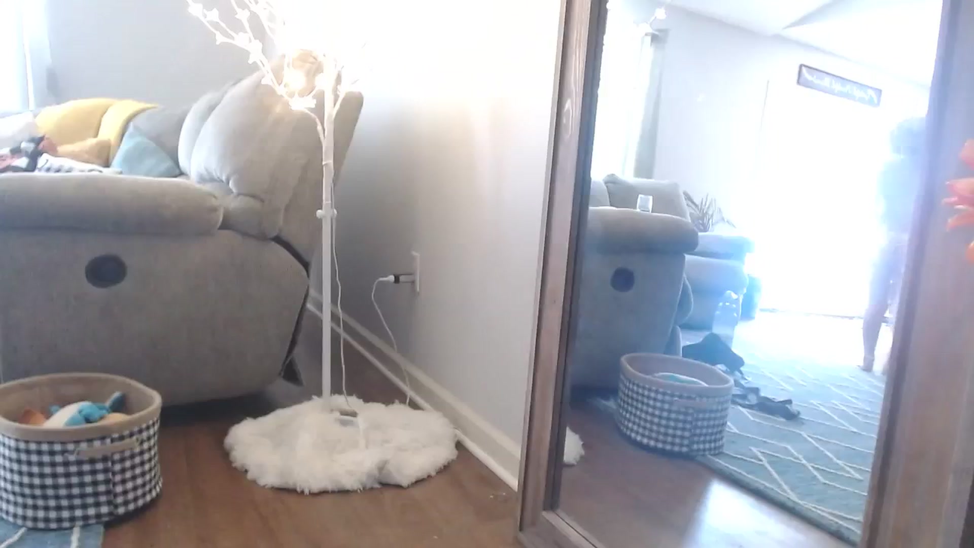 Gallery image thumbnail from MsMarilyn's myfreecams stream on, 09/15/2023, 18:54 image 12 of 20