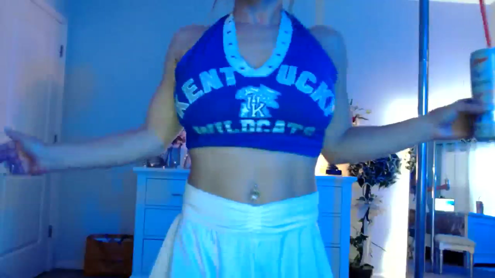 Gallery image thumbnail from MsMarilyn's myfreecams stream on, 10/16/2023, 18:47 image 18 of 20