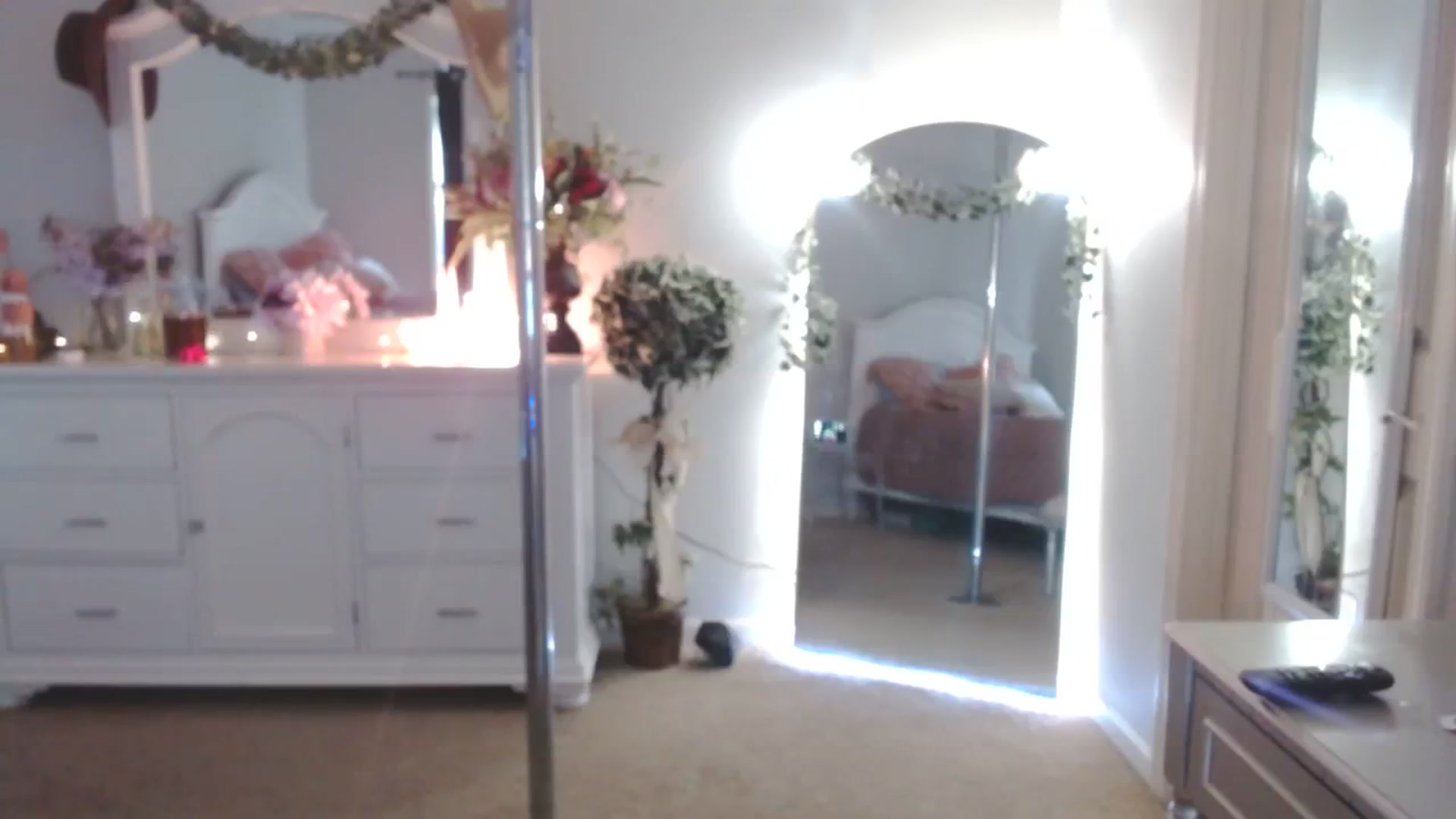 Gallery image thumbnail from MsMarilyn's myfreecams stream on, 11/09/2023, 19:00 image 12 of 20