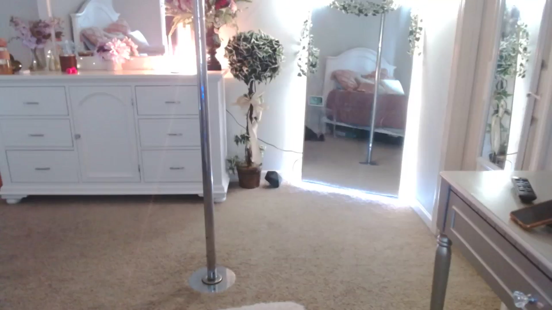 Gallery image thumbnail from MsMarilyn's myfreecams stream on, 11/09/2023, 19:00 image 6 of 20