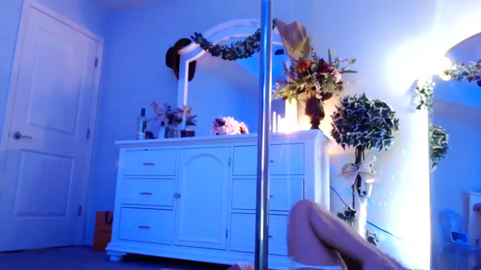 Gallery image thumbnail from MsMarilyn's myfreecams stream on, 11/16/2023, 21:57 image 20 of 20
