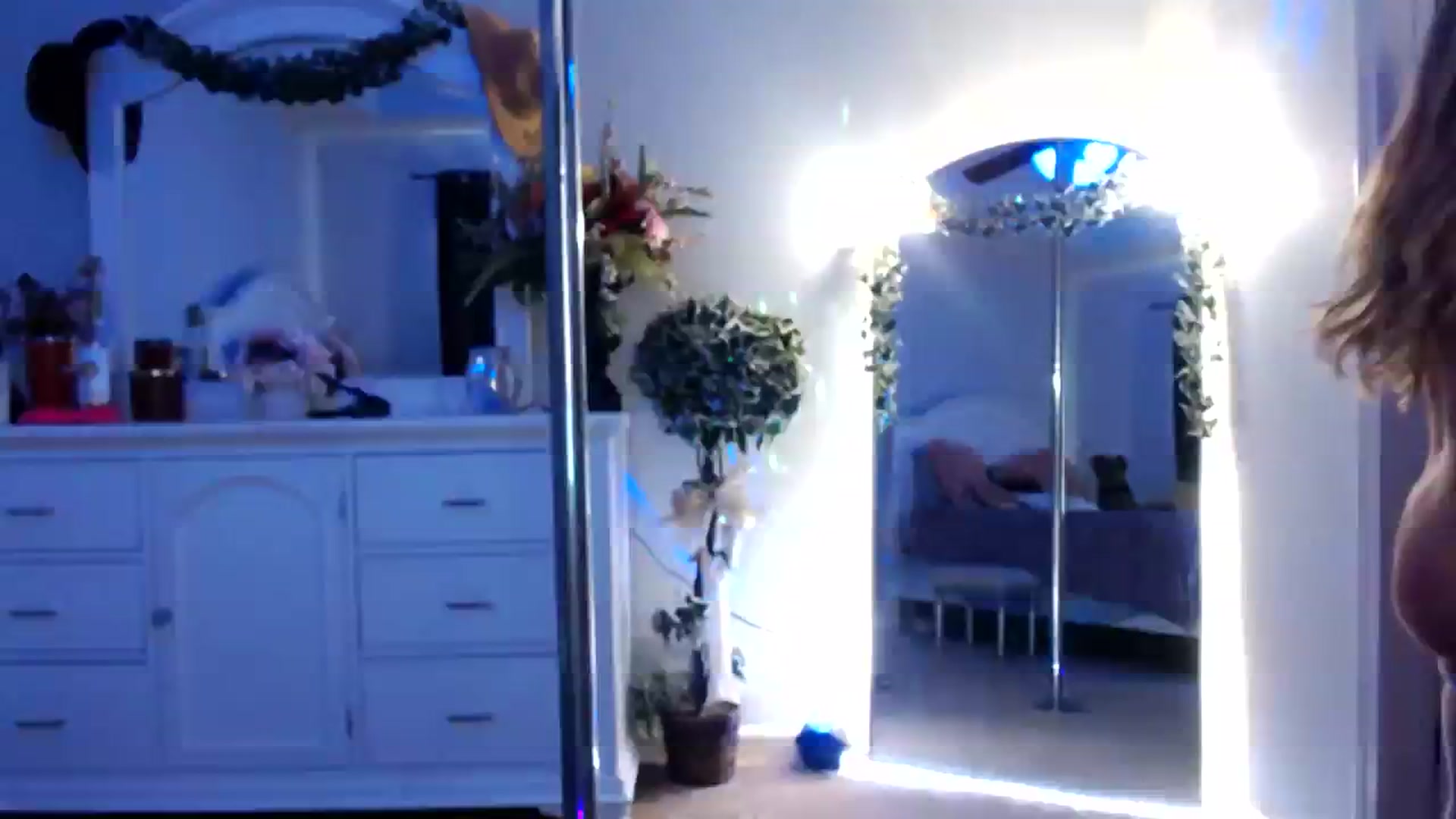 Gallery image thumbnail from MsMarilyn's myfreecams stream on, 11/20/2023, 18:01 image 8 of 20