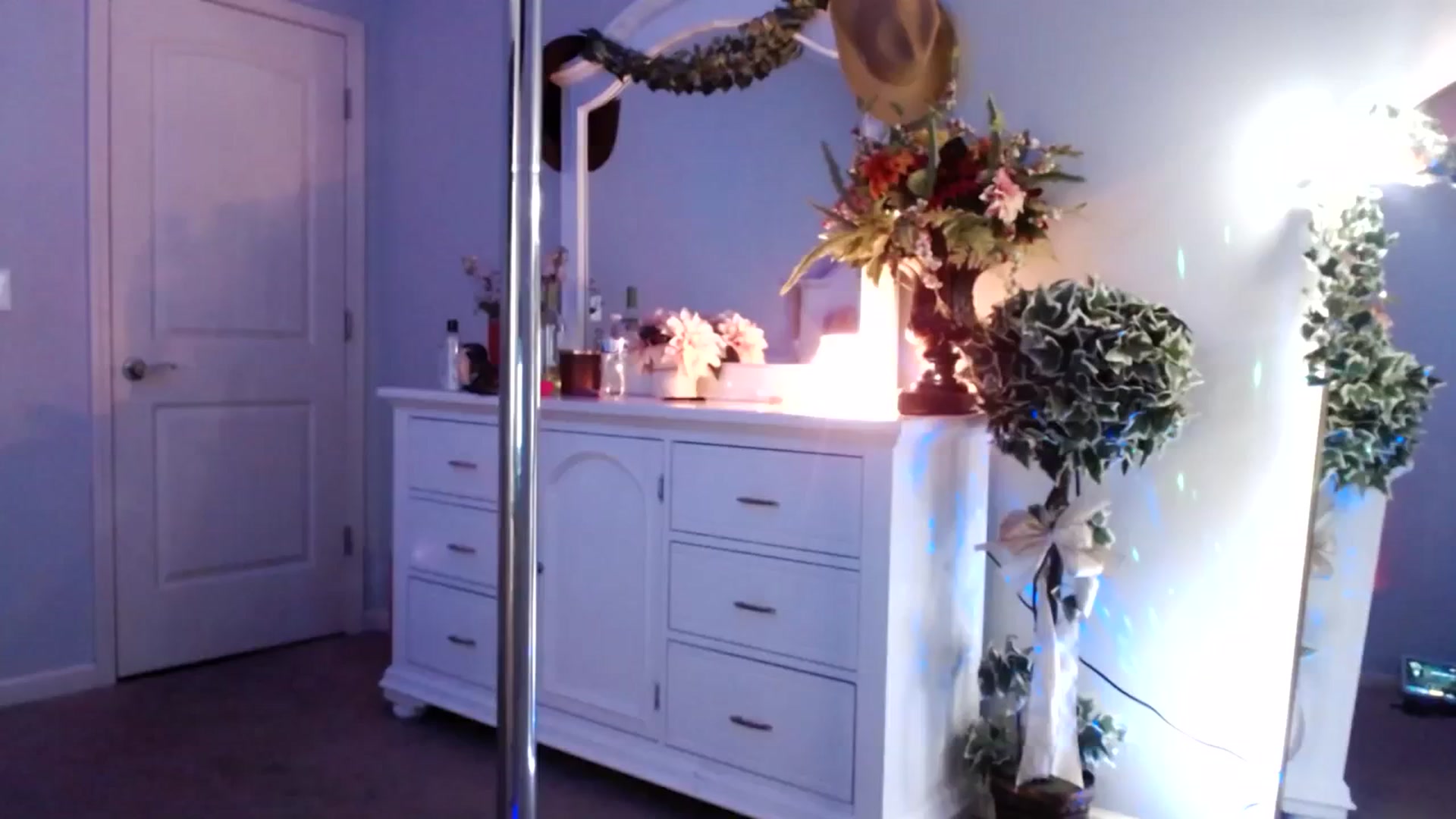 Gallery image thumbnail from MsMarilyn's myfreecams stream on, 11/20/2023, 20:30 image 3 of 20