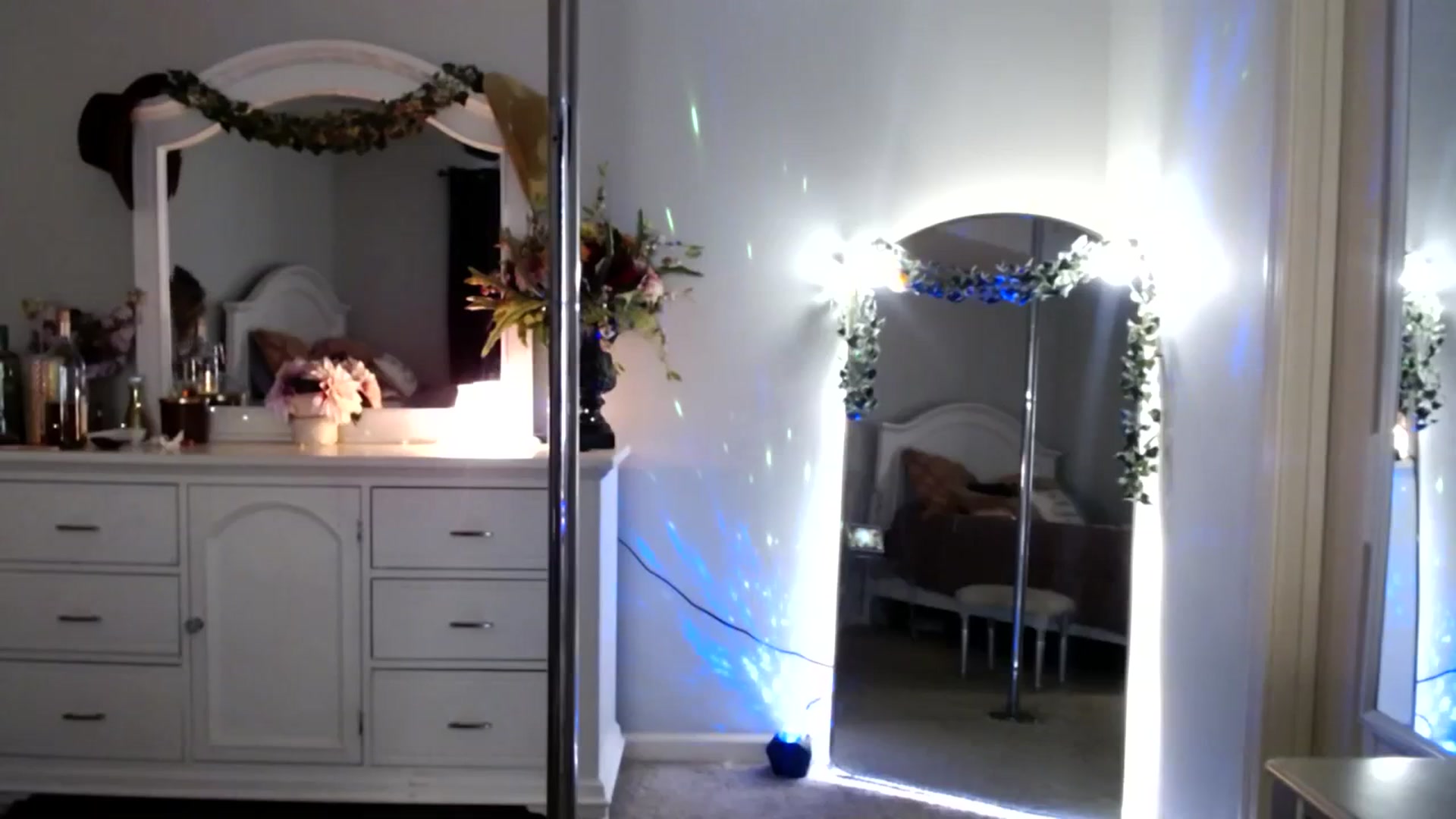 Gallery image thumbnail from MsMarilyn's myfreecams stream on, 11/27/2023, 20:48 image 3 of 20