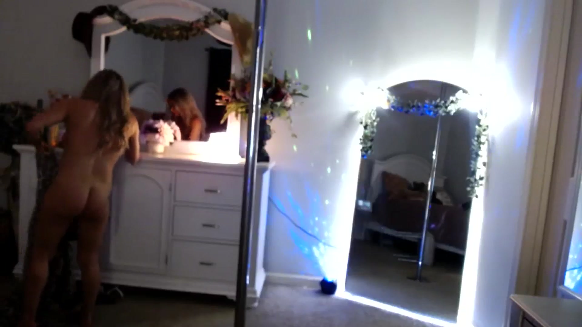 Gallery image thumbnail from MsMarilyn's myfreecams stream on, 11/27/2023, 22:13 image 3 of 20