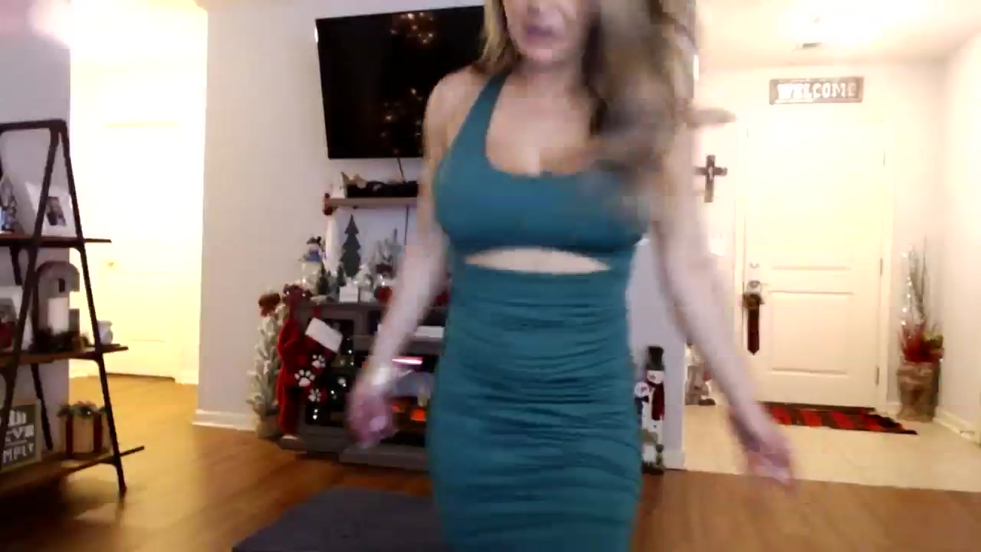 Gallery image thumbnail from MsMarilyn's myfreecams stream on, 12/05/2023, 19:48 image 4 of 20