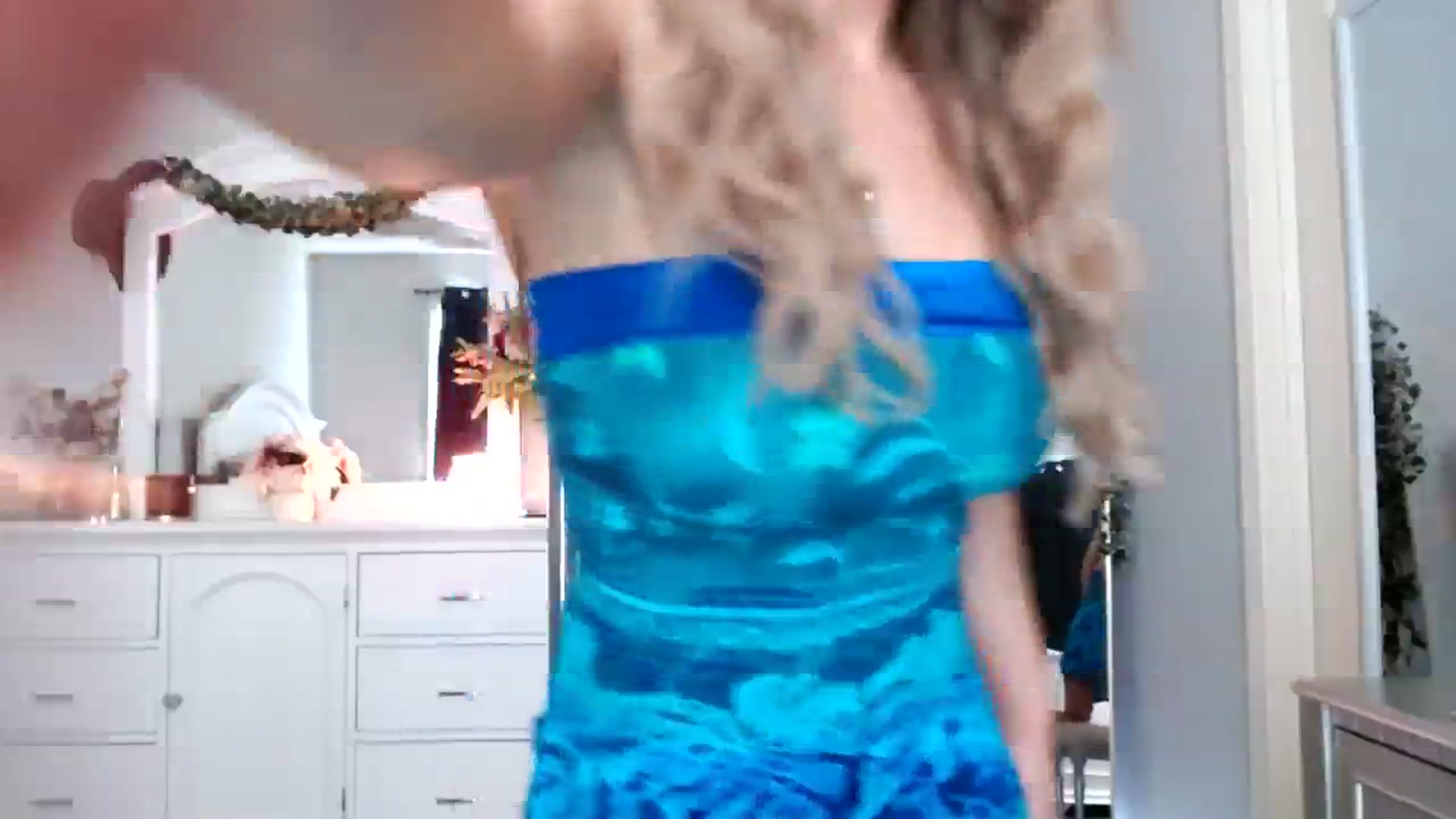 Gallery image thumbnail from MsMarilyn's myfreecams stream on, 12/08/2023, 19:50 image 16 of 20
