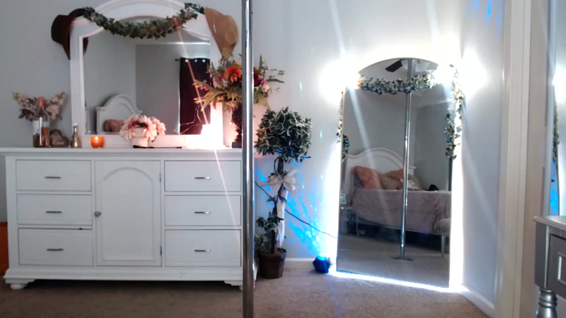 Gallery image thumbnail from MsMarilyn's myfreecams stream on, 01/04/2024, 18:19 image 19 of 20