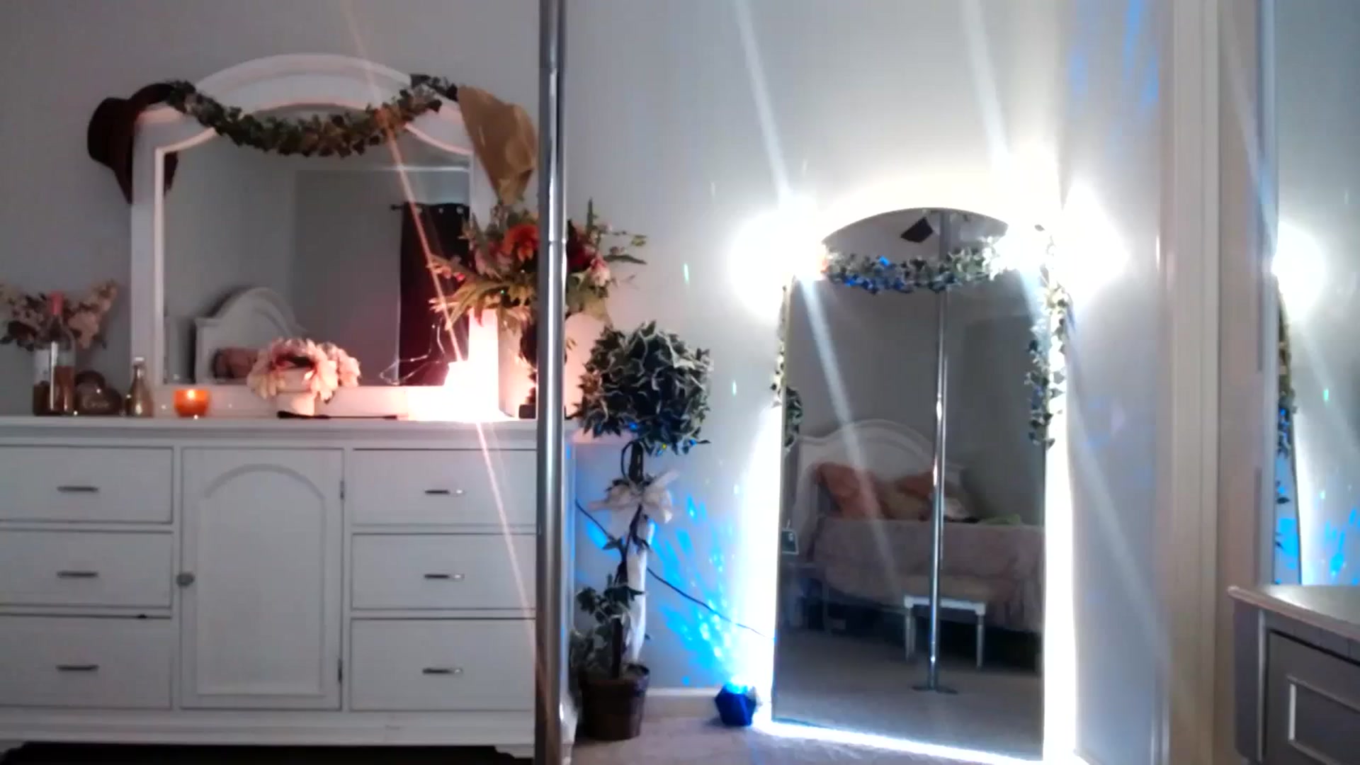 Gallery image thumbnail from MsMarilyn's myfreecams stream on, 01/04/2024, 18:19 image 3 of 20