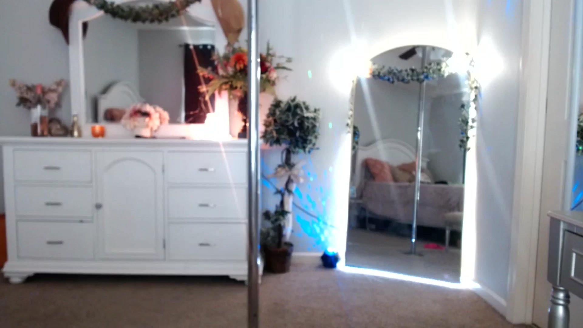 Gallery image thumbnail from MsMarilyn's myfreecams stream on, 01/04/2024, 18:19 image 16 of 20