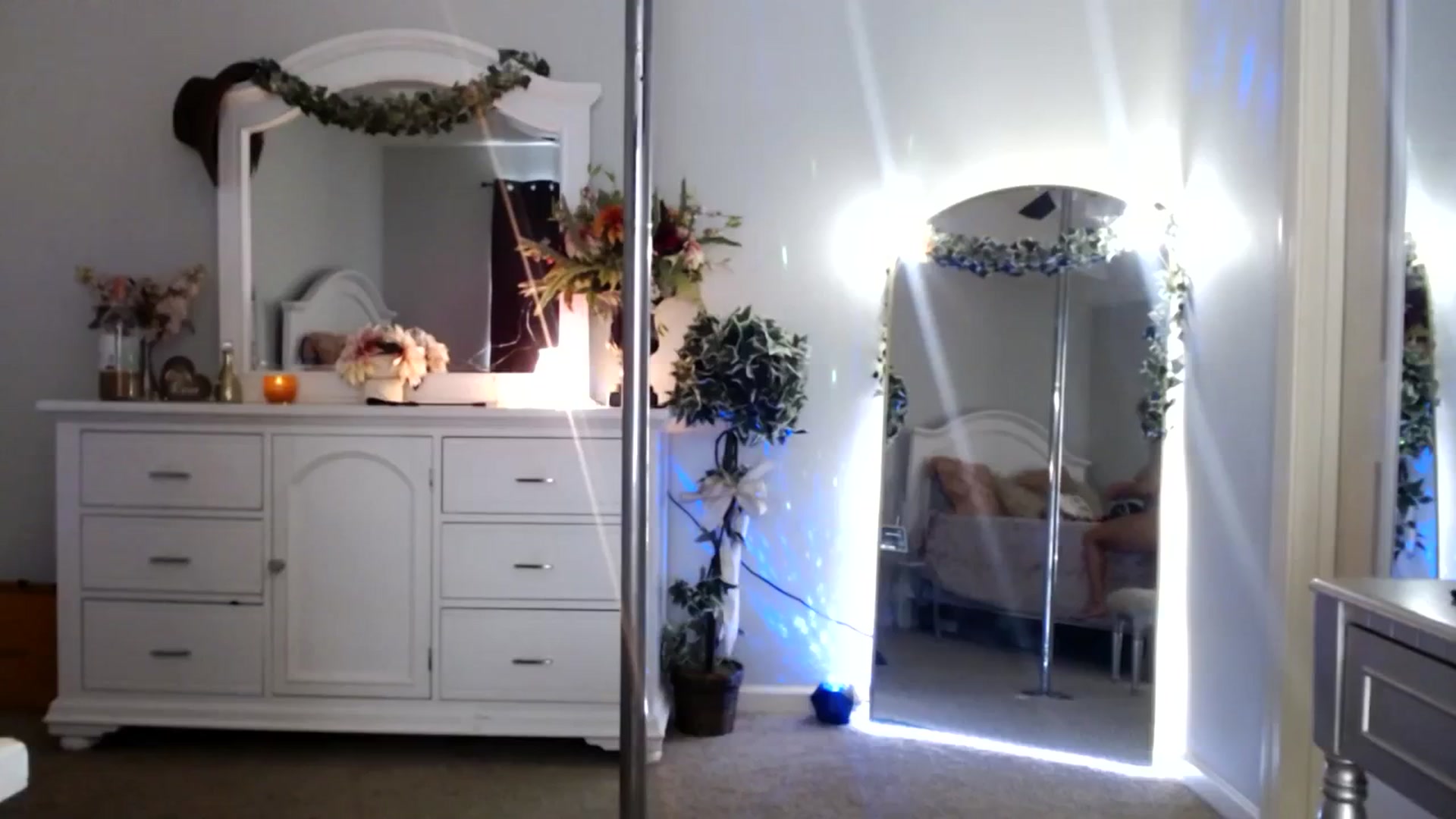 Gallery image thumbnail from MsMarilyn's myfreecams stream on, 01/04/2024, 19:06 image 10 of 20