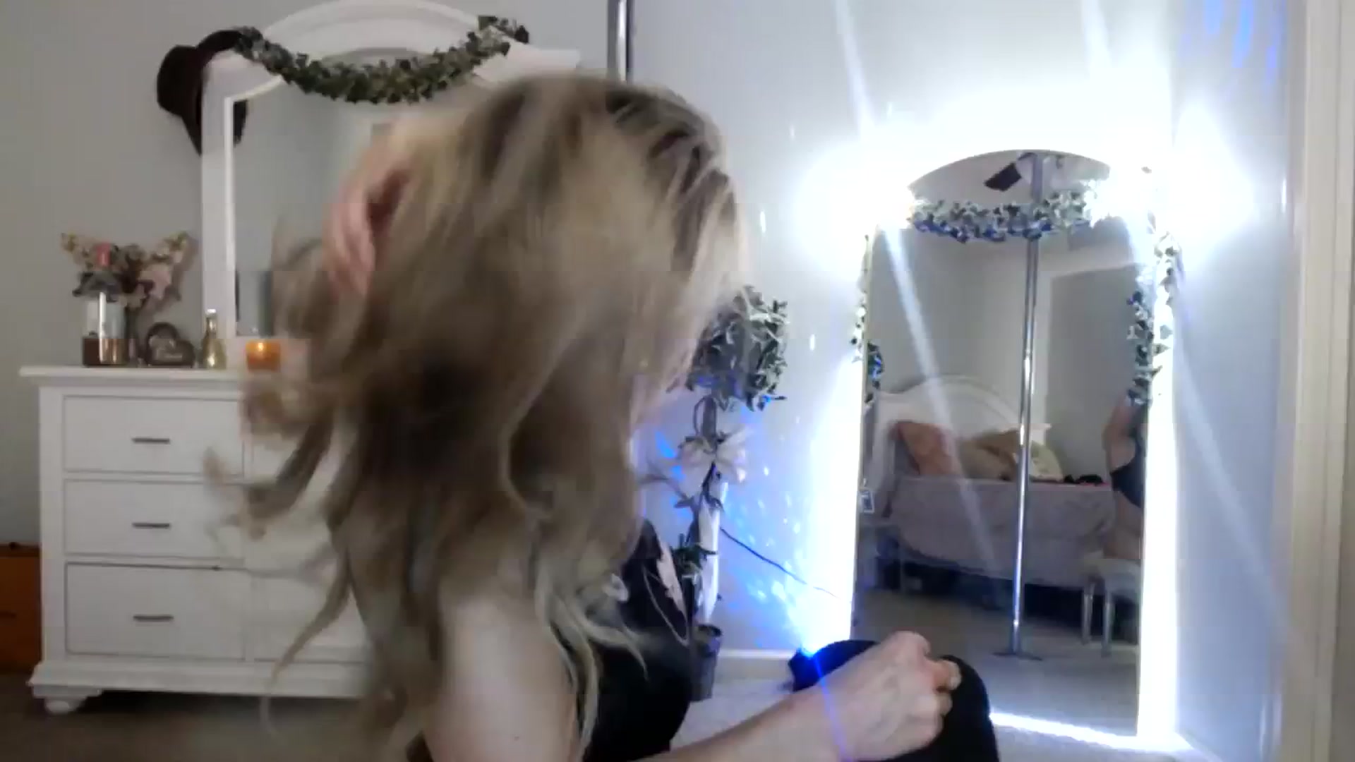 Gallery image thumbnail from MsMarilyn's myfreecams stream on, 01/04/2024, 19:06 image 5 of 20