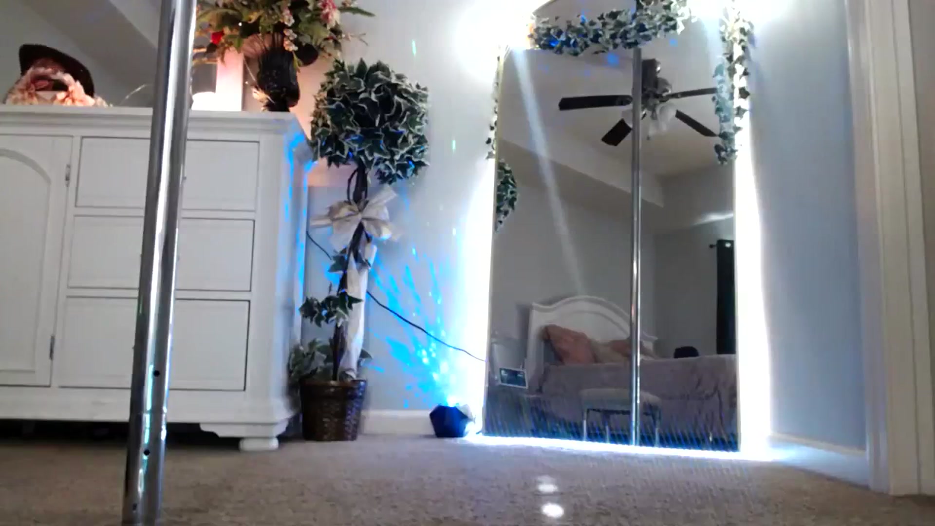 Gallery image thumbnail from MsMarilyn's myfreecams stream on, 01/04/2024, 19:47 image 10 of 20