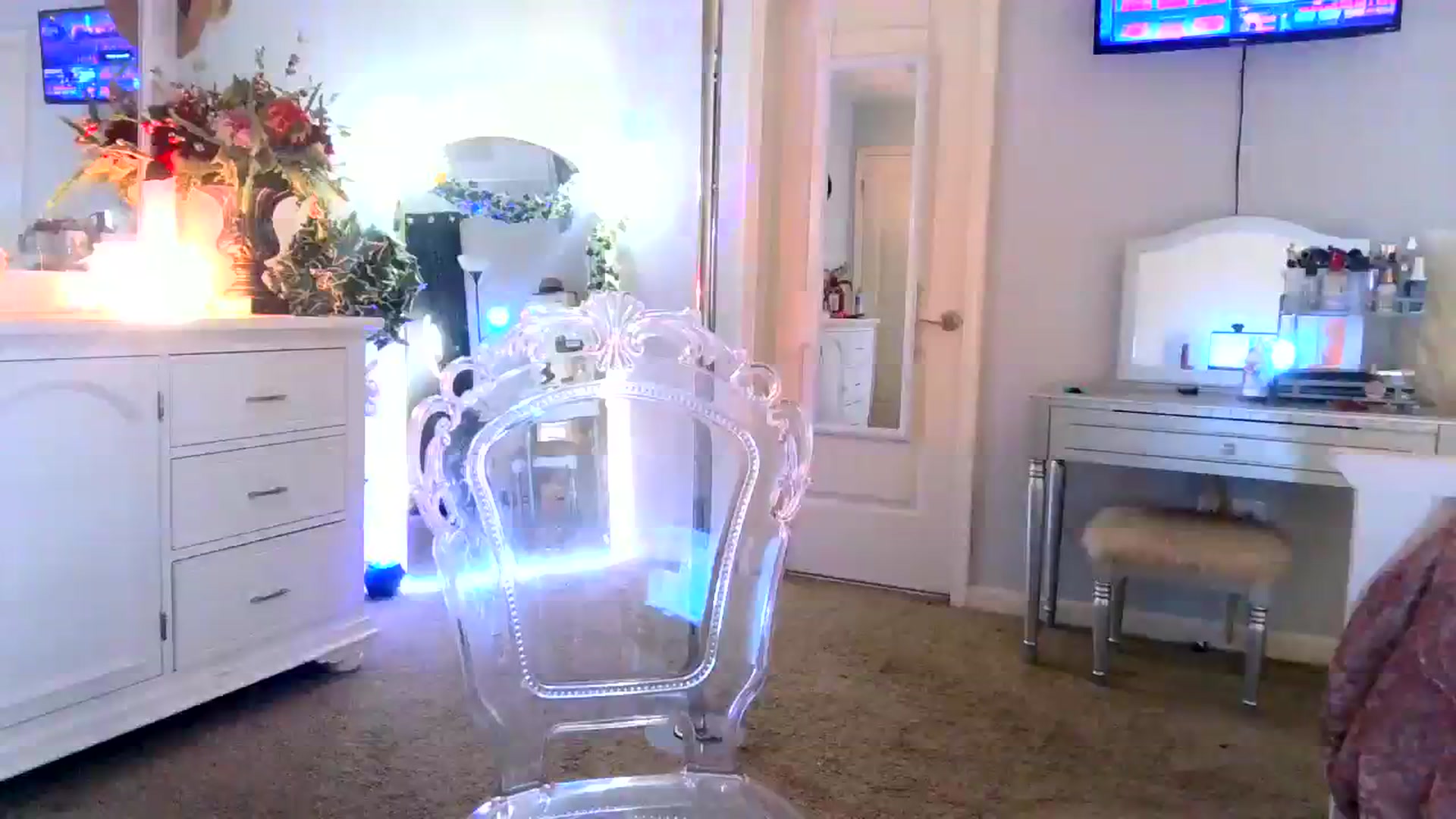 Gallery image thumbnail from MsMarilyn's myfreecams stream on, 01/13/2024, 20:11 image 9 of 20
