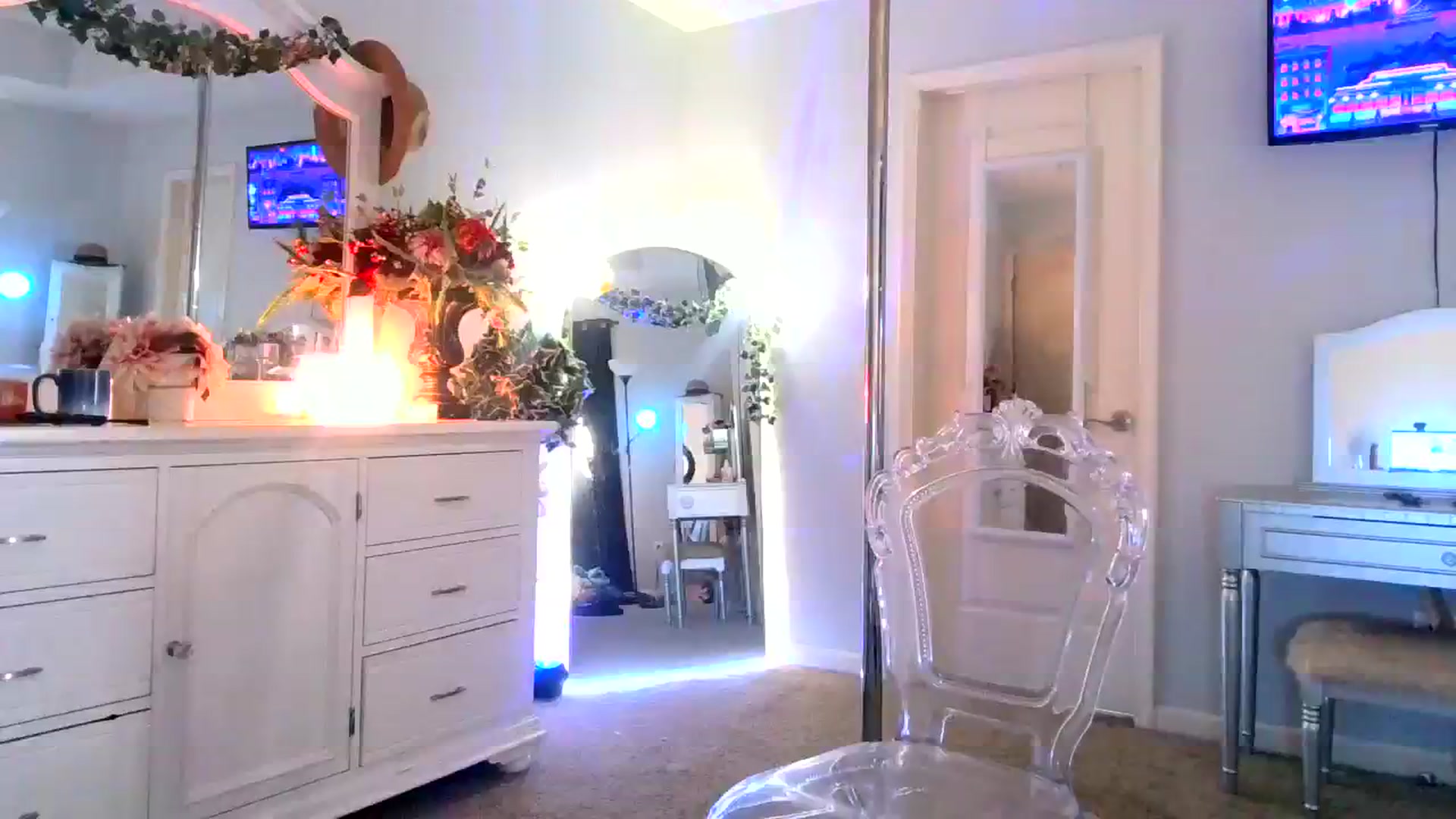 Gallery image thumbnail from MsMarilyn's myfreecams stream on, 01/13/2024, 20:48 image 19 of 20