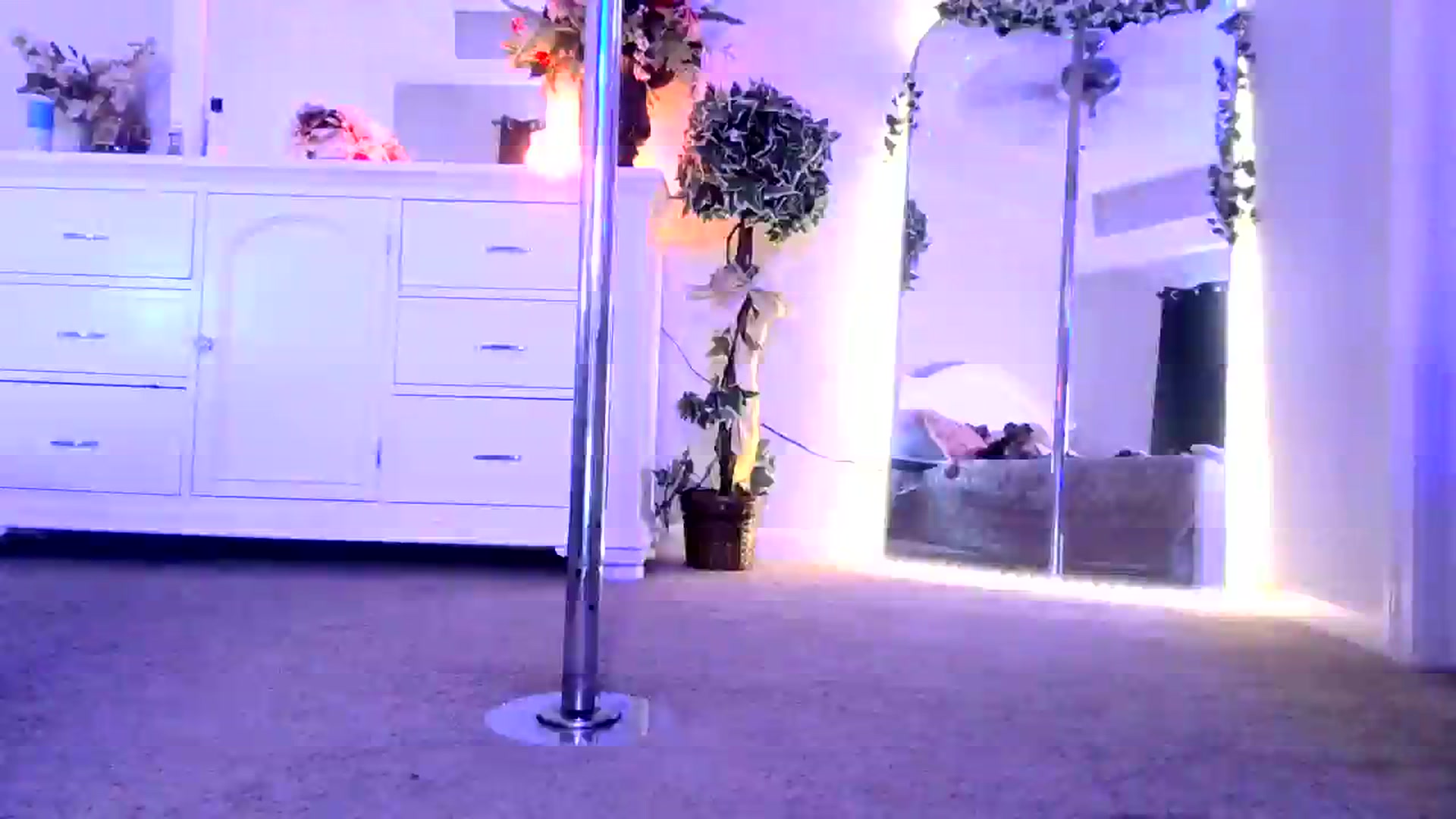 Gallery image thumbnail from MsMarilyn's myfreecams stream on, 01/16/2024, 20:06 image 13 of 20