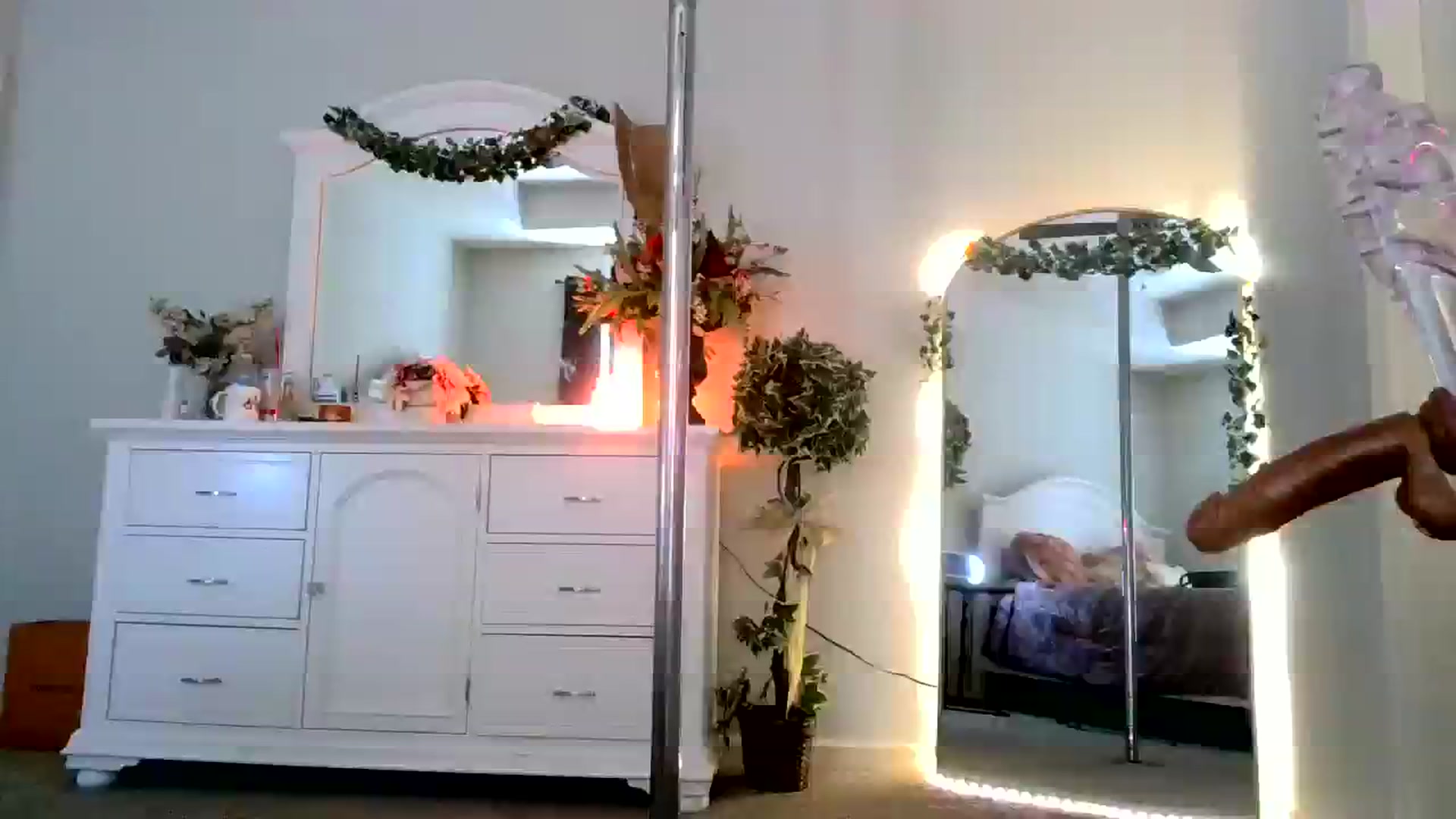 Gallery image thumbnail from MsMarilyn's myfreecams stream on, 01/22/2024, 19:05 image 8 of 20